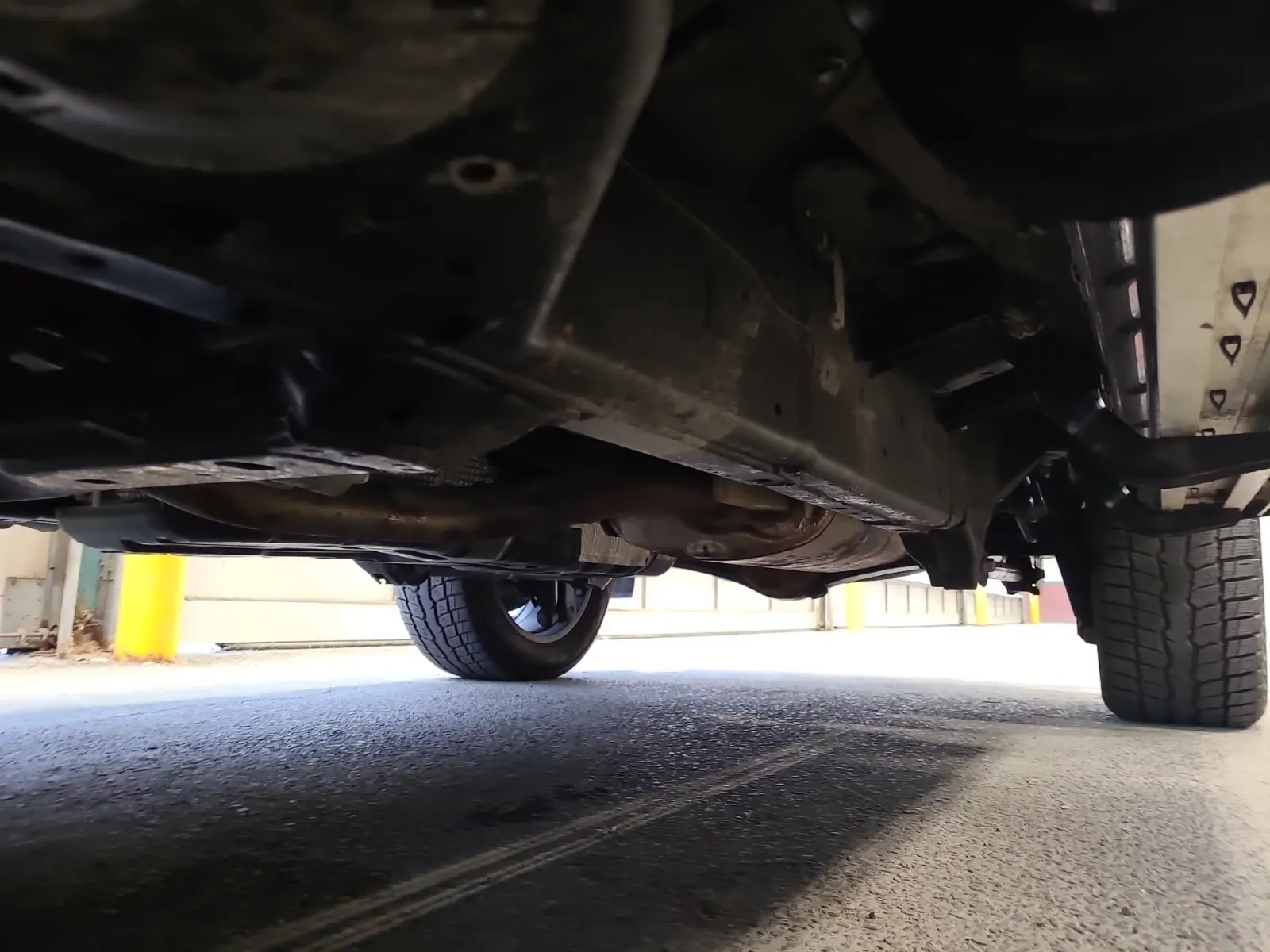 Undercarriage - Driver Photo