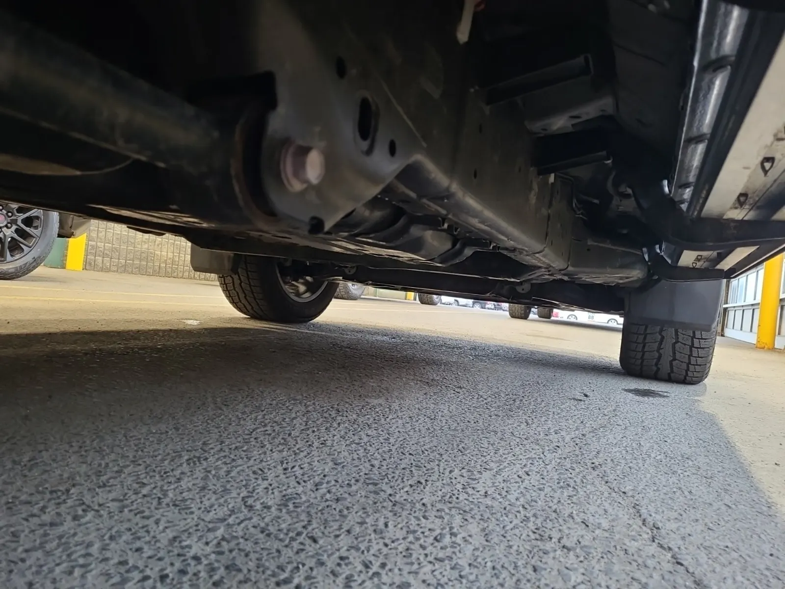 Undercarriage - Passenger Photo