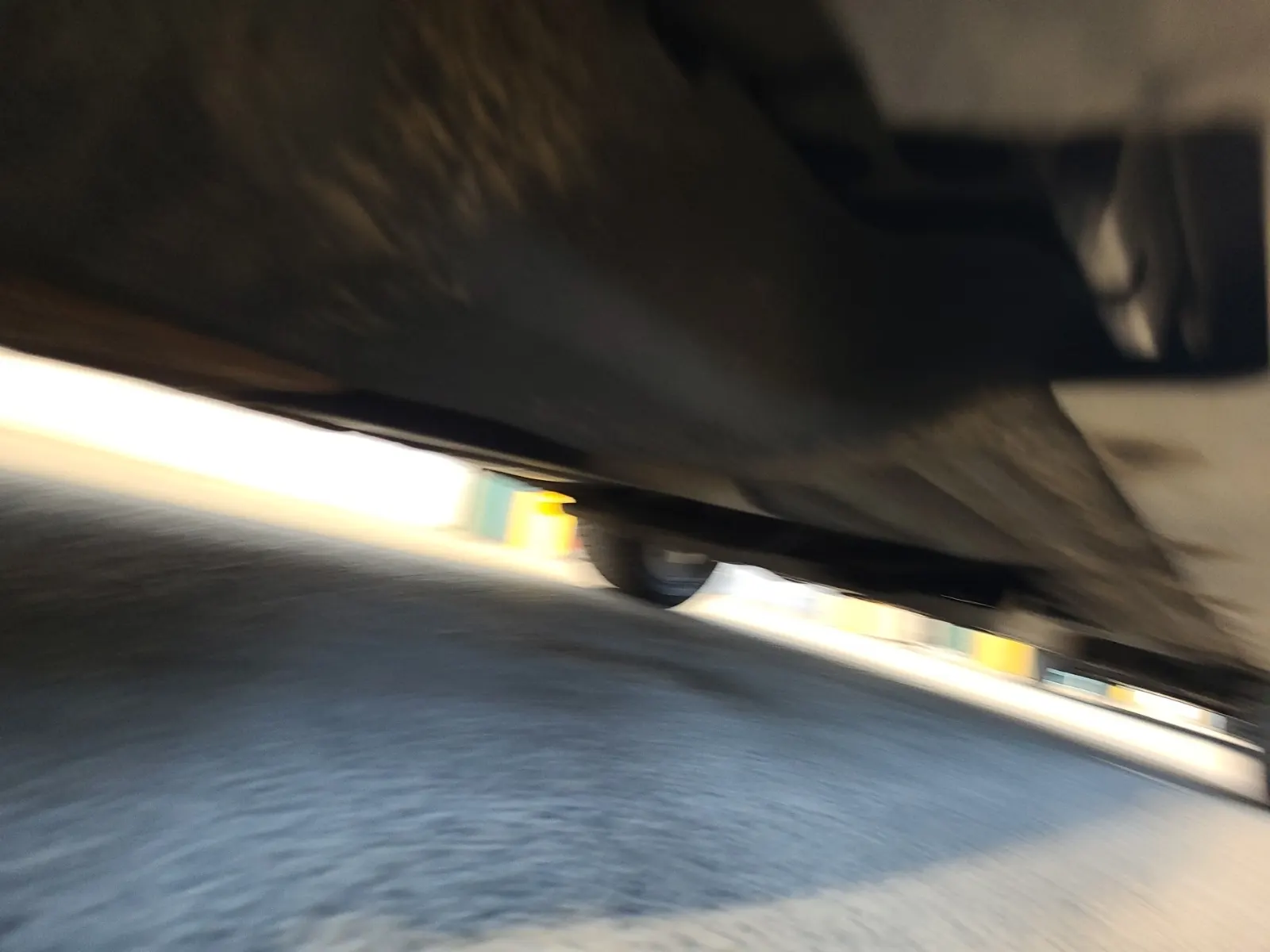 Undercarriage - Passenger Photo