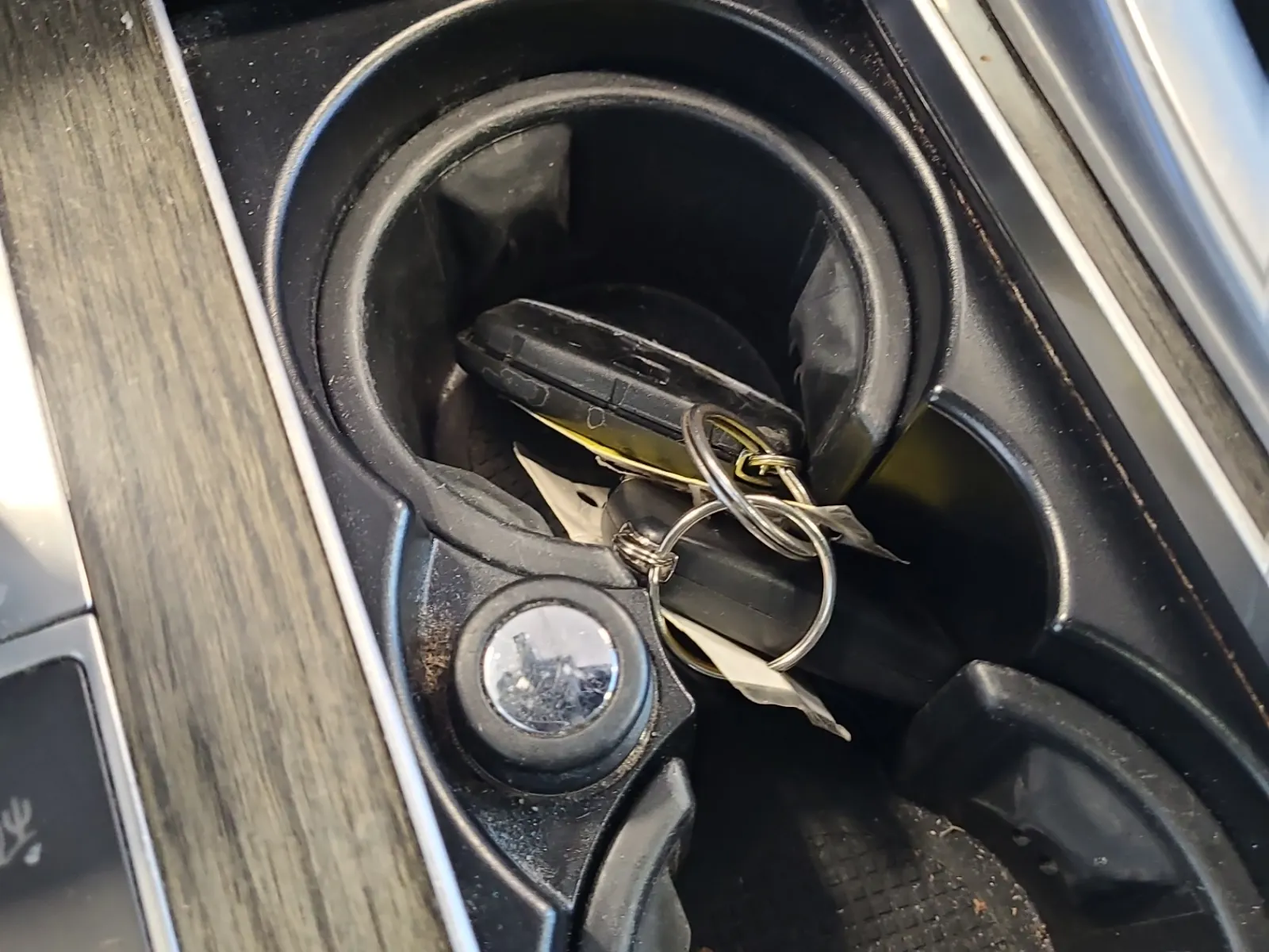 Keys/Fobs/Manual Photo