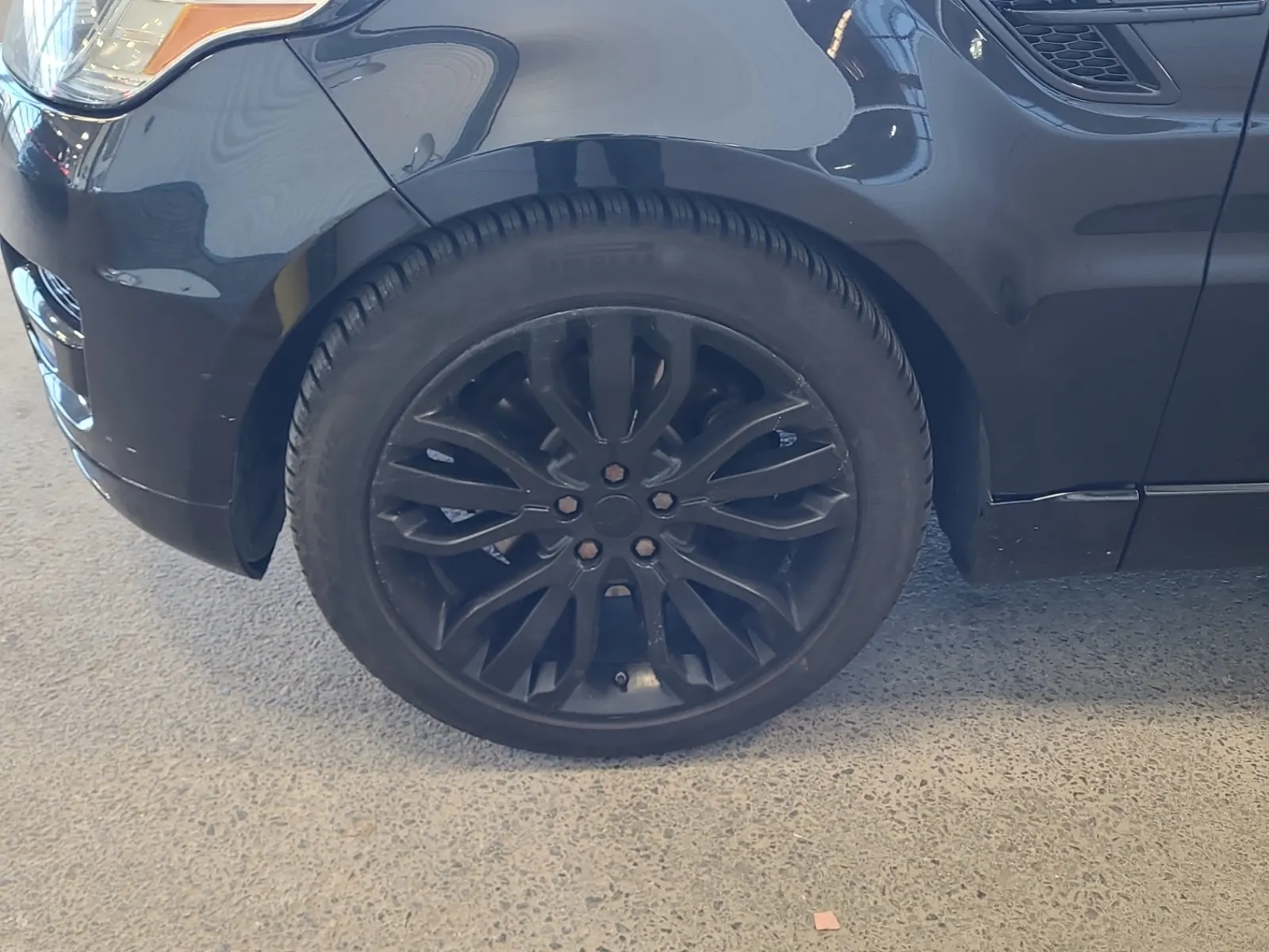 Front driver wheel/tire photo