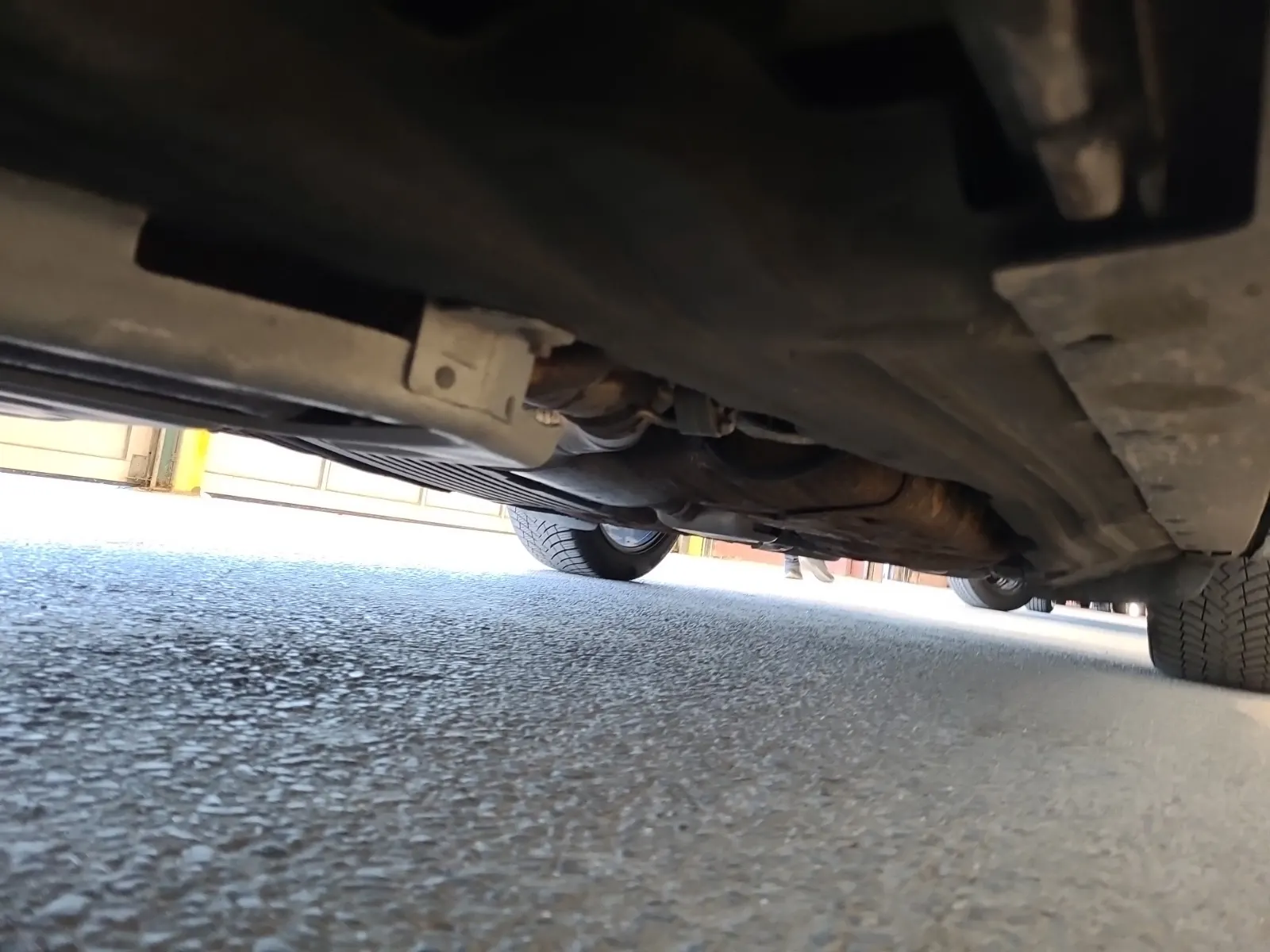 Undercarriage - Driver Photo