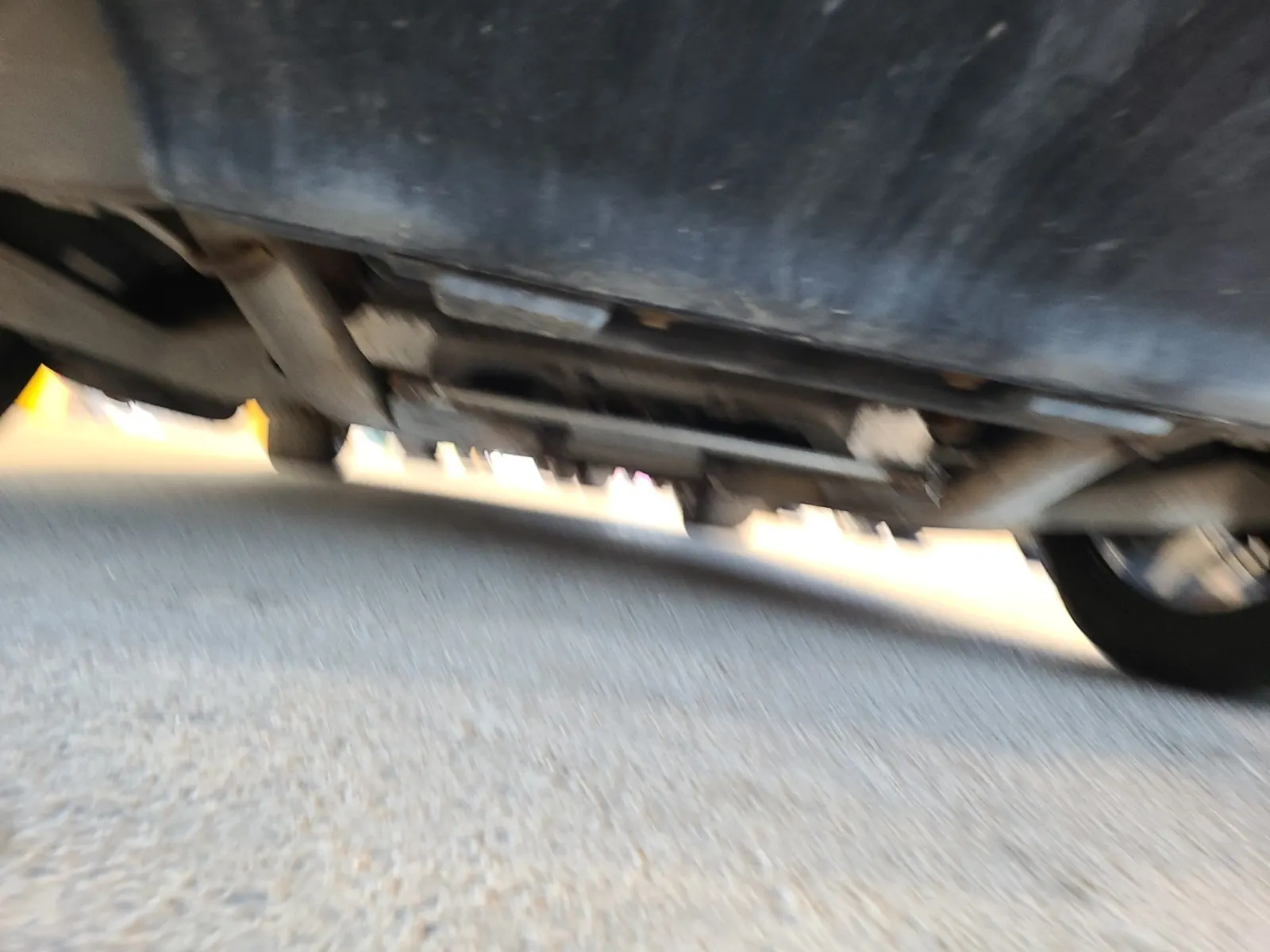Undercarriage - Rear Photo