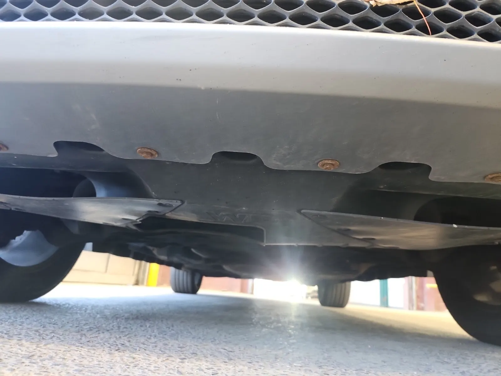 Undercarriage - Front Photo