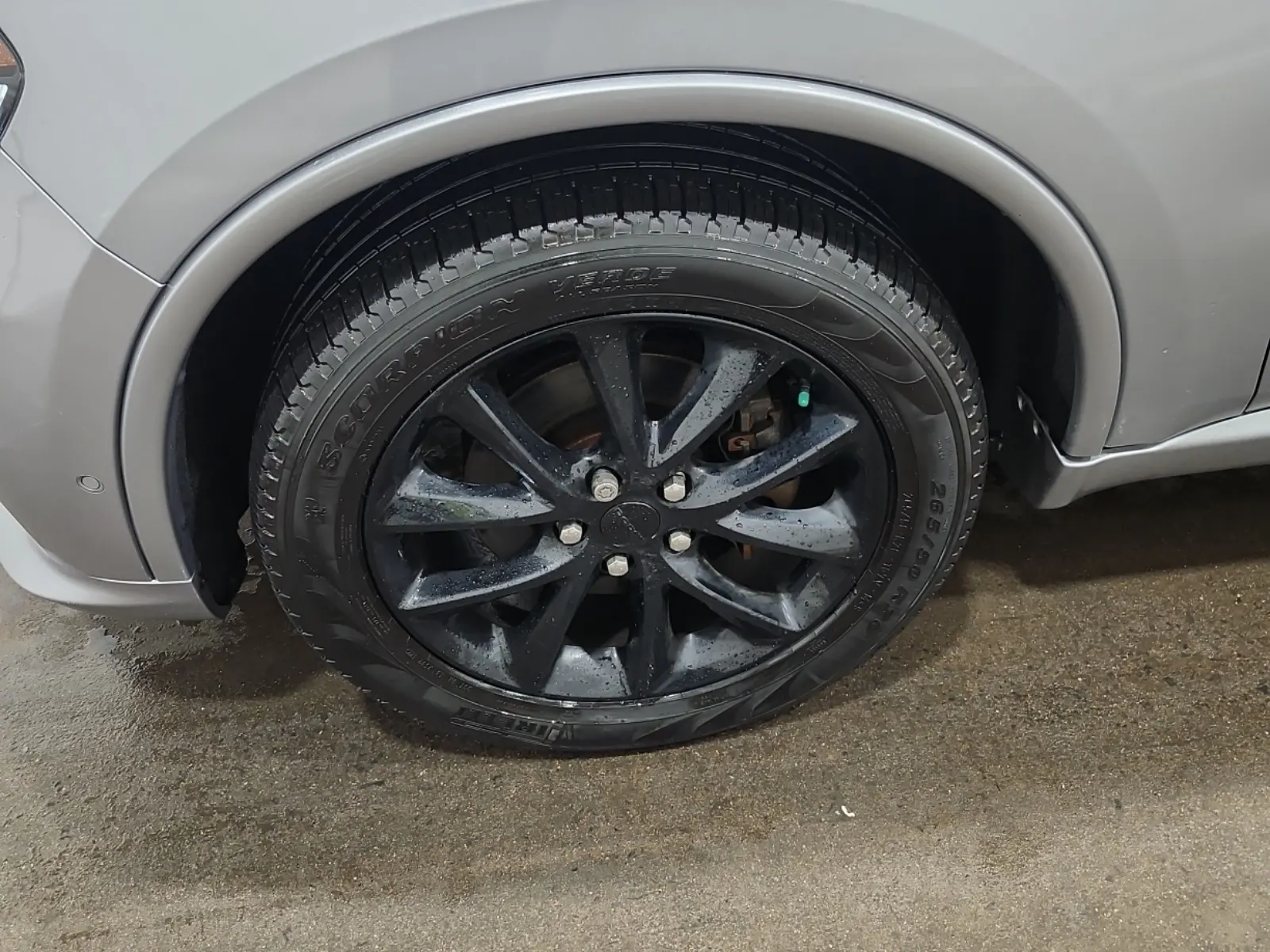 Front driver wheel/tire photo