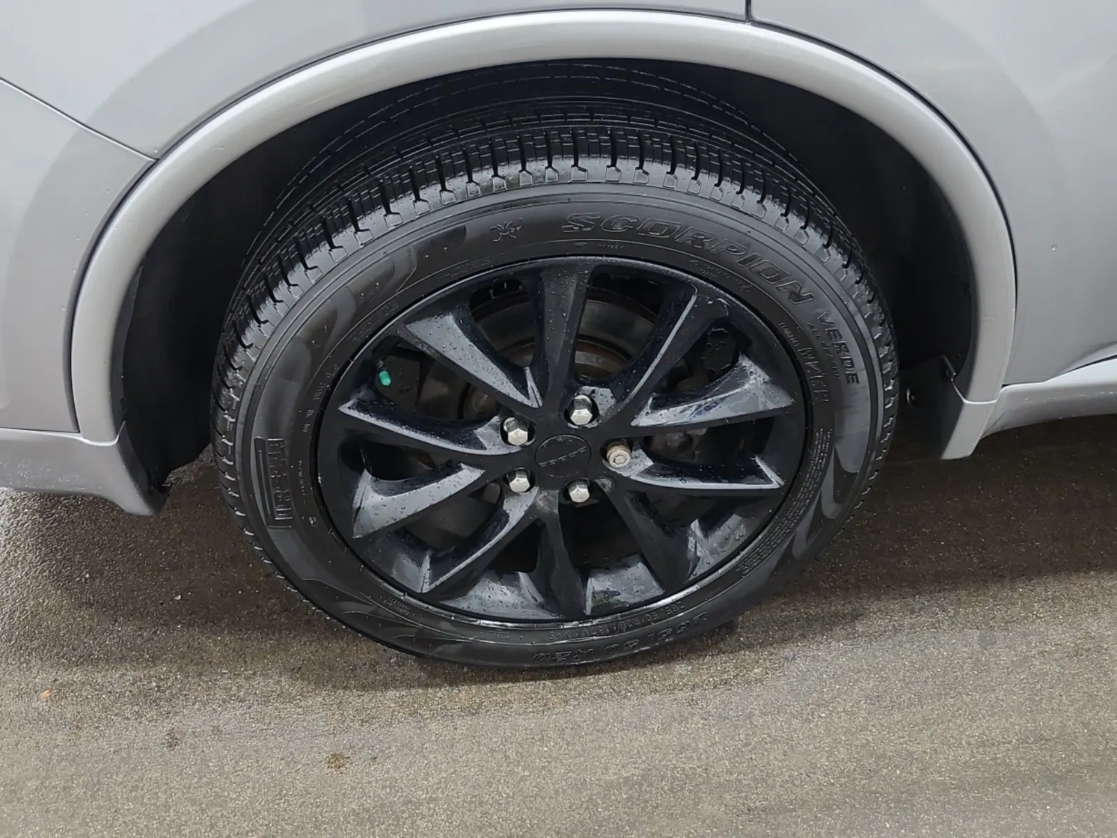 Right Rear Wheel/Tire Photo