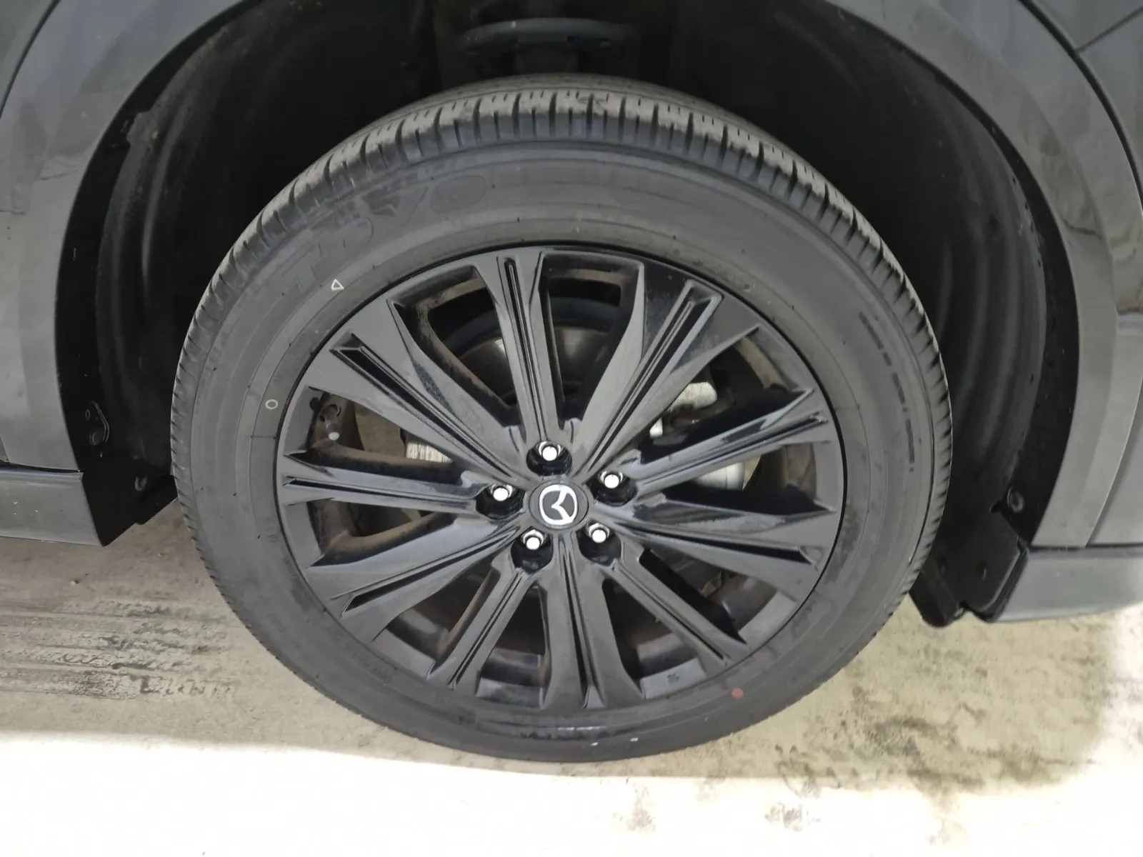 Right Front Wheel/Tire Photo