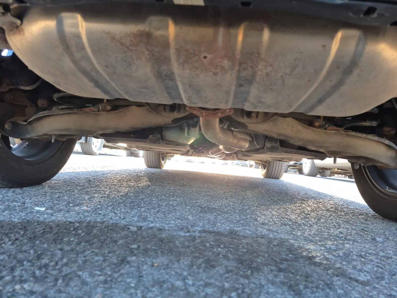 Undercarriage - Rear Photo