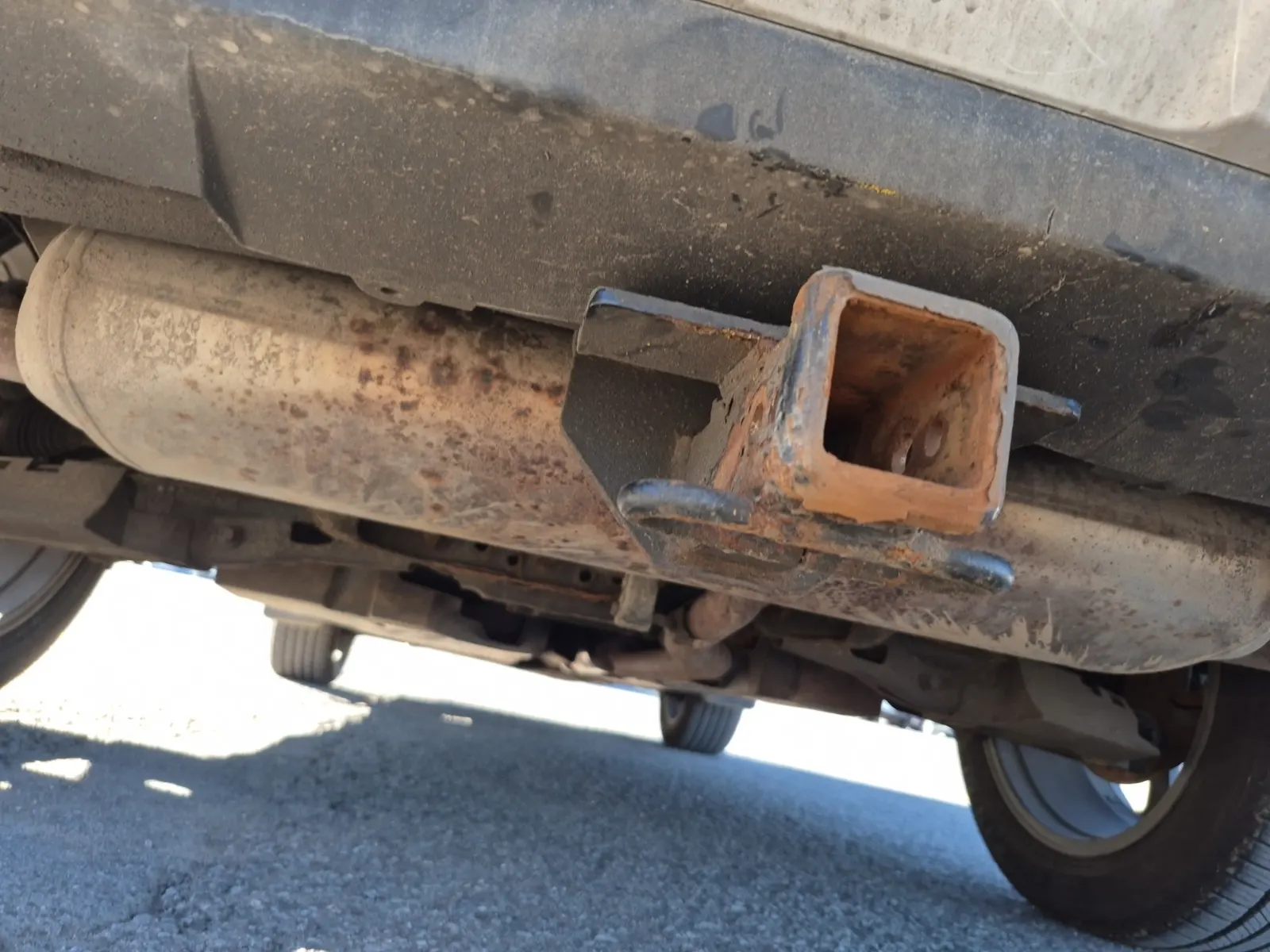 Undercarriage - Rear Photo