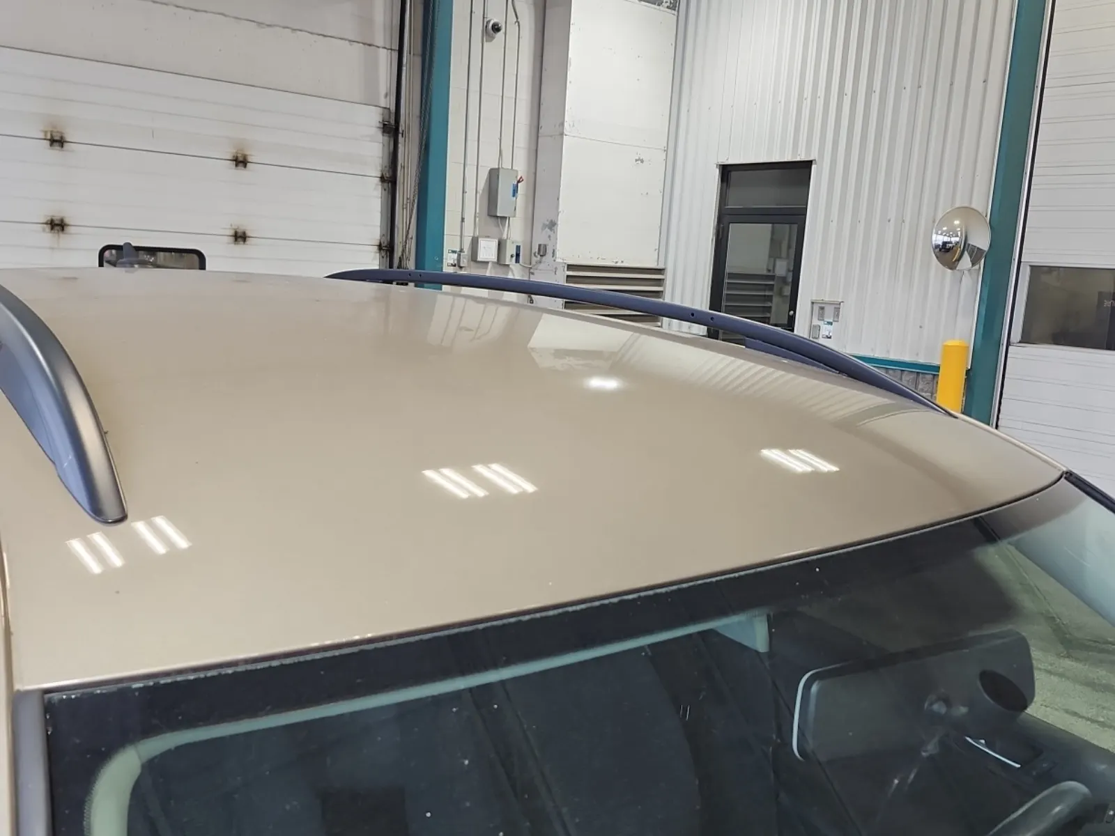 Exterior Roof Photo
