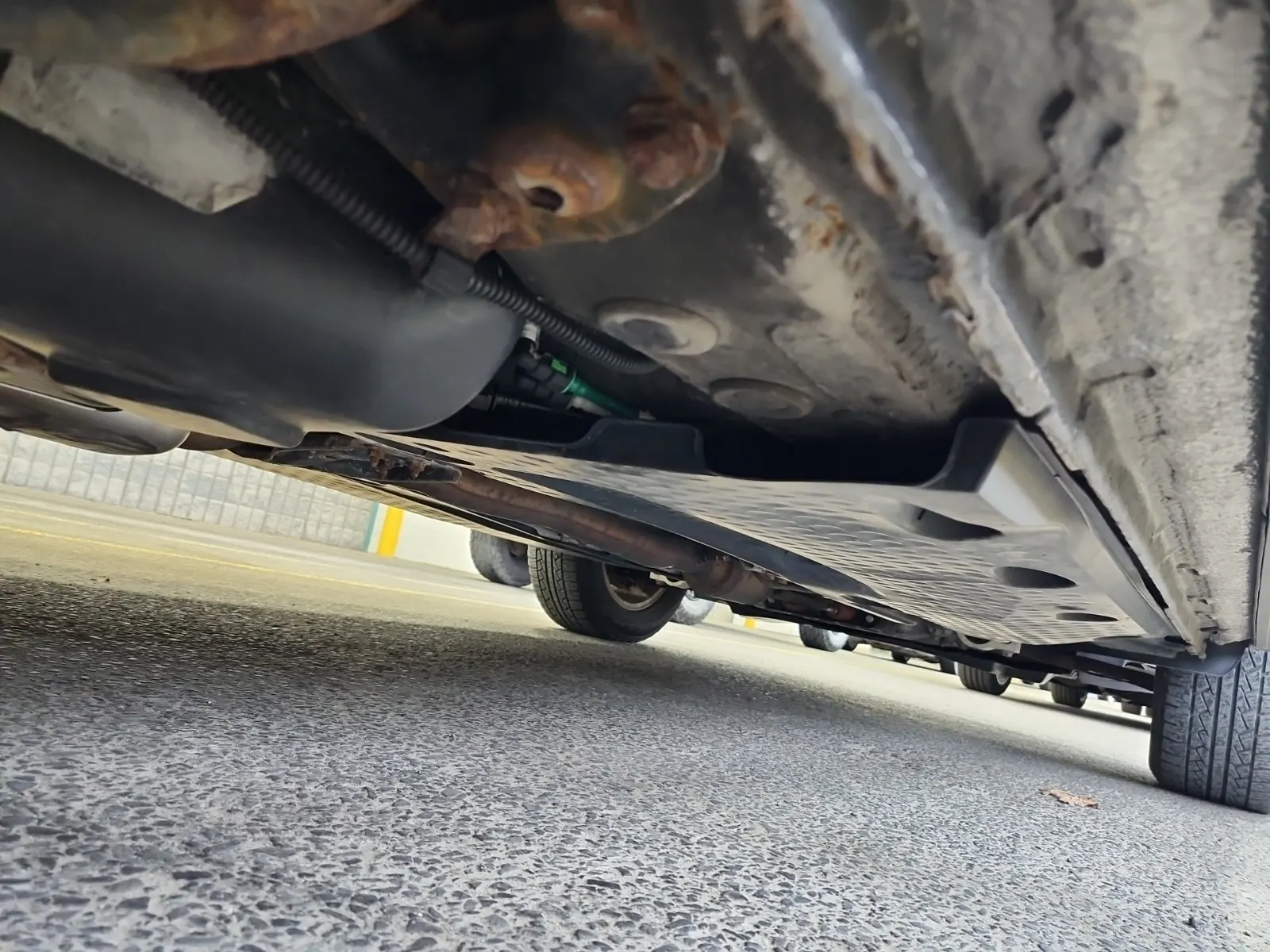 Undercarriage - Passenger Photo