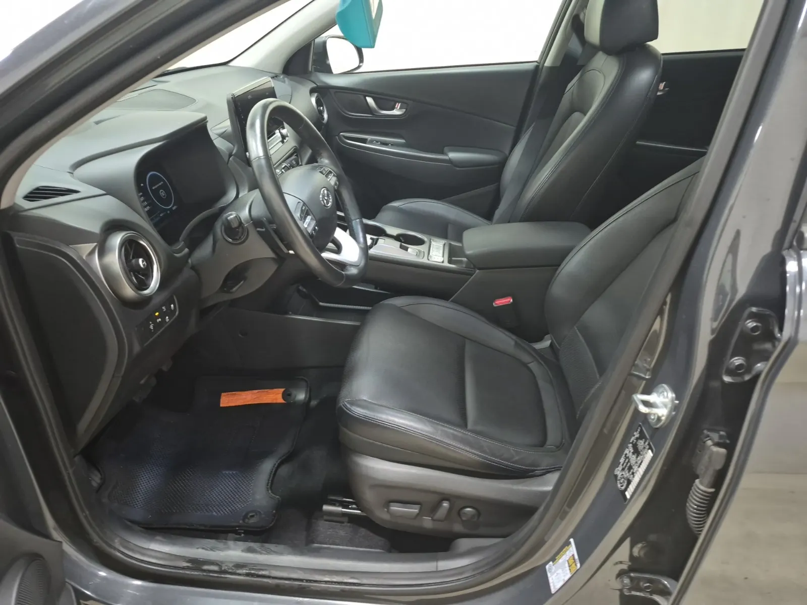 Front Interior Photo