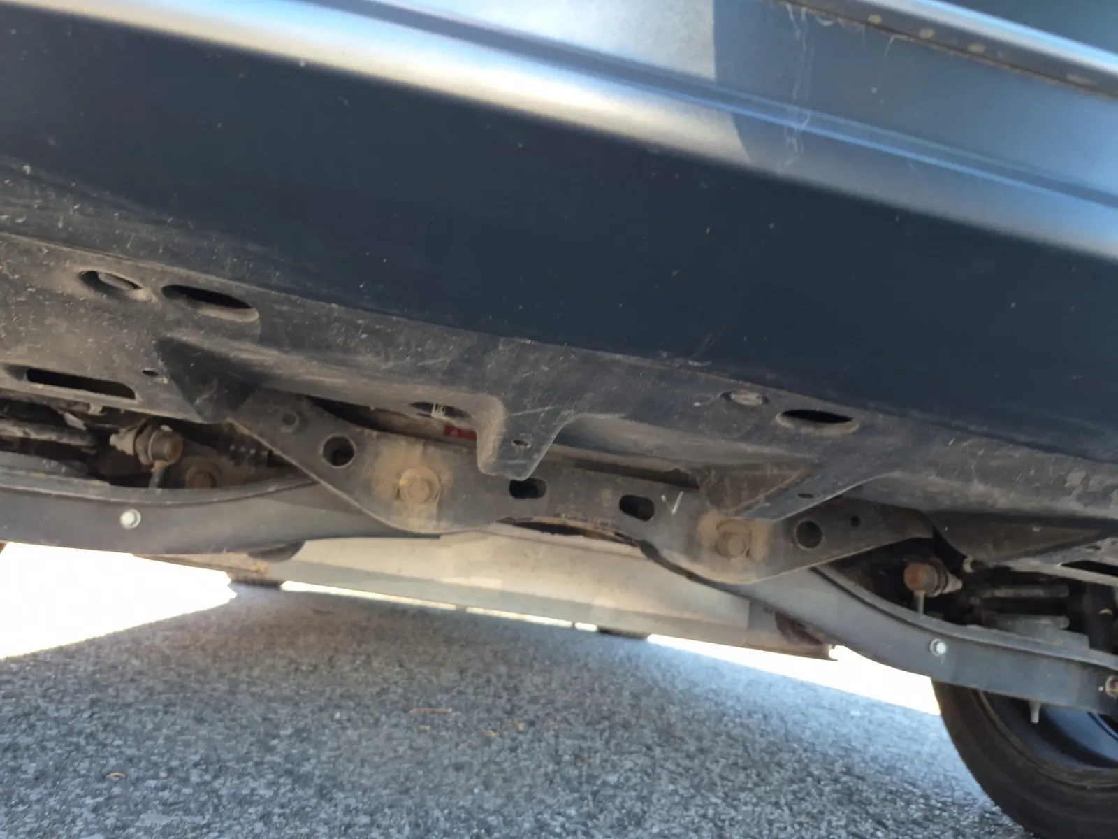 Undercarriage - Rear Photo