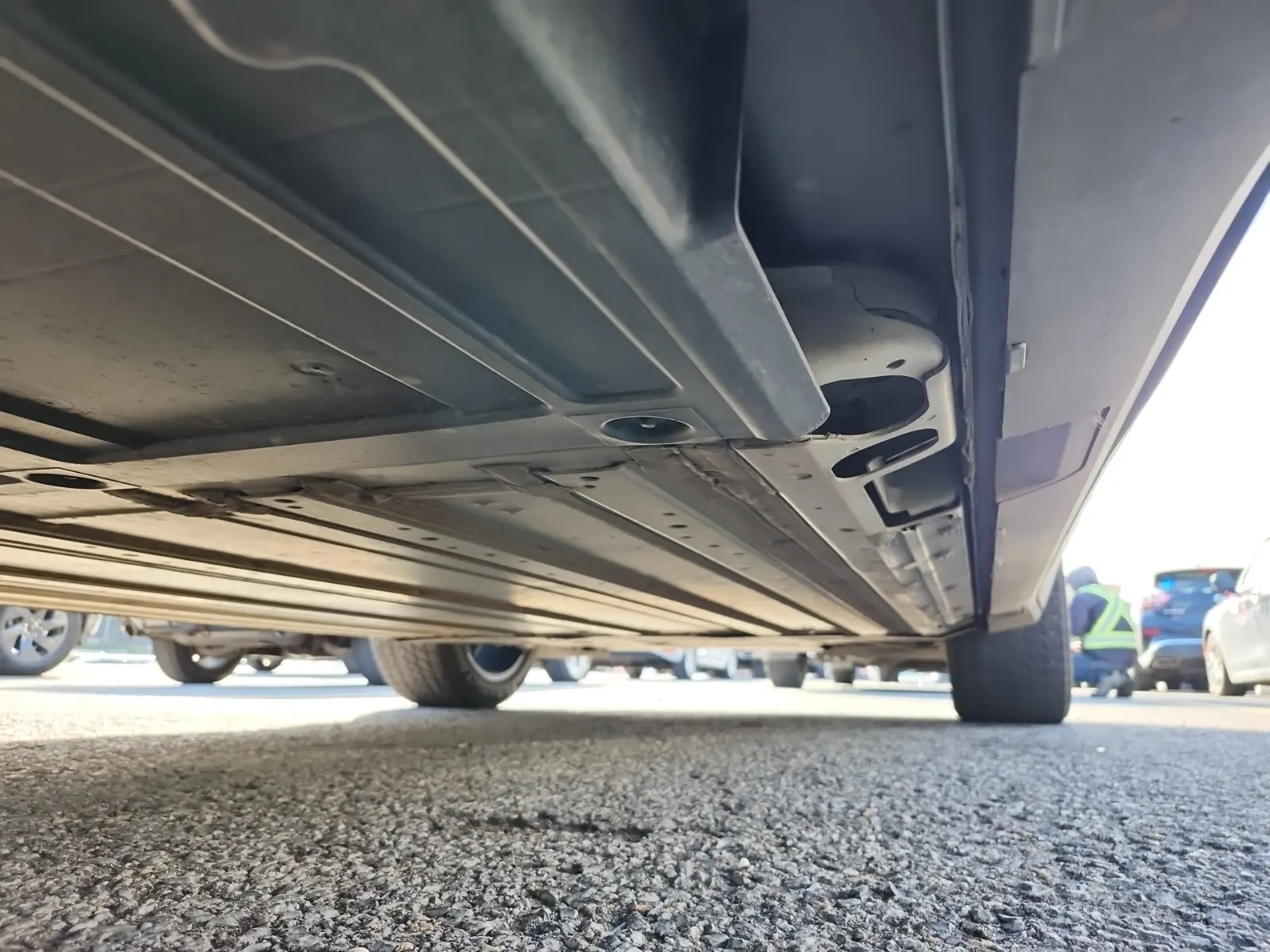 Undercarriage - Passenger Photo