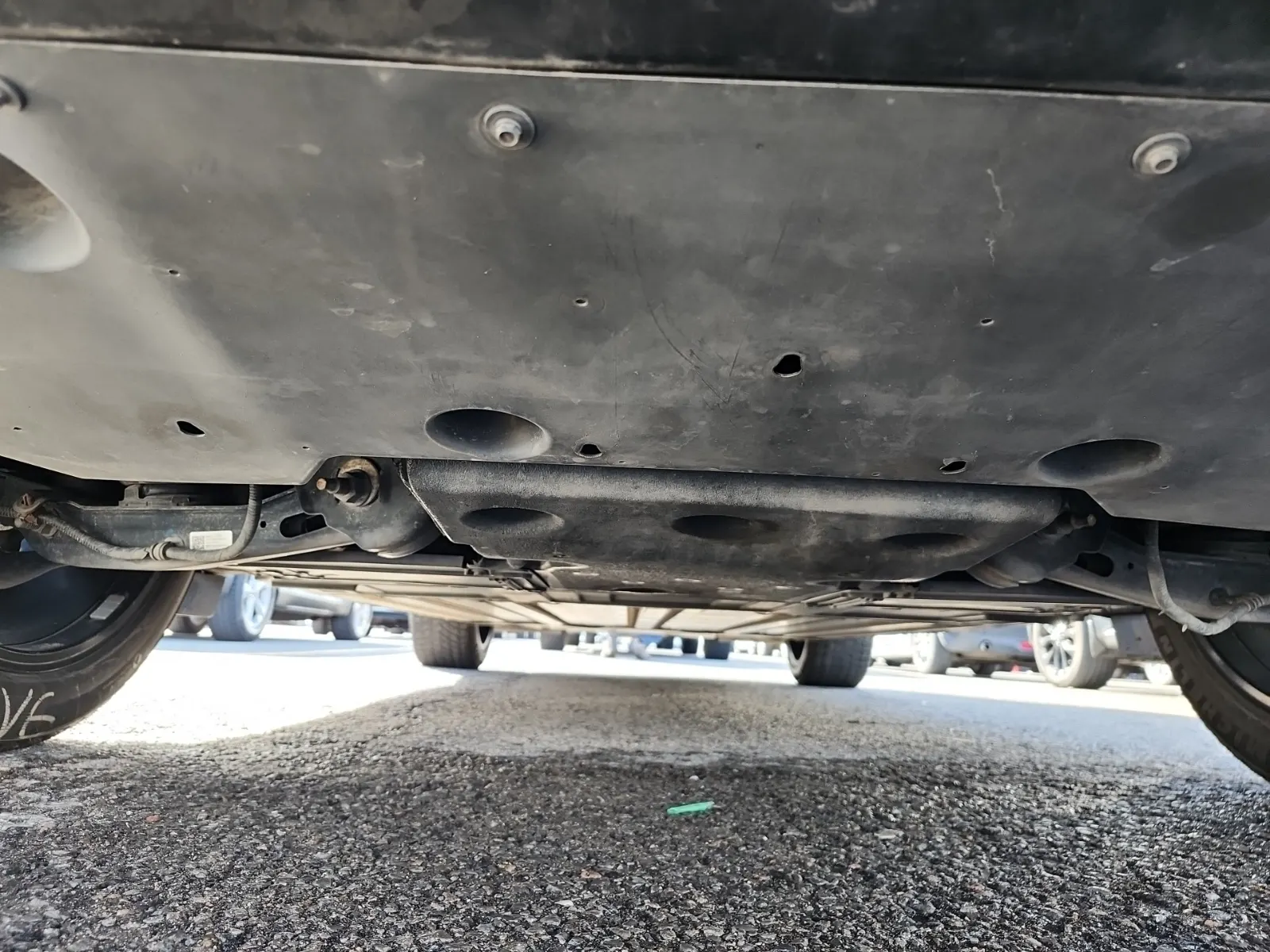Undercarriage - Rear Photo