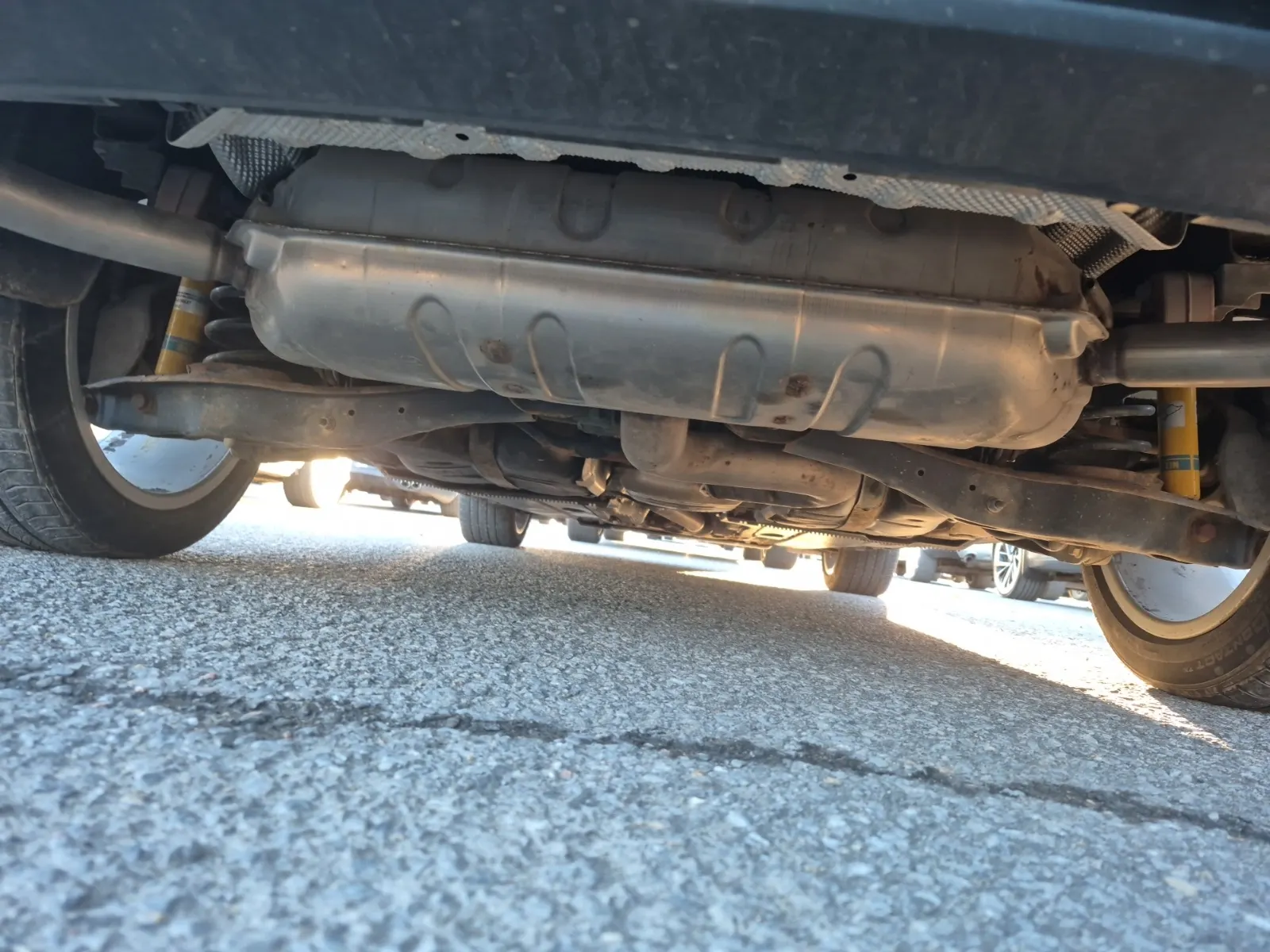 Undercarriage - Rear Photo