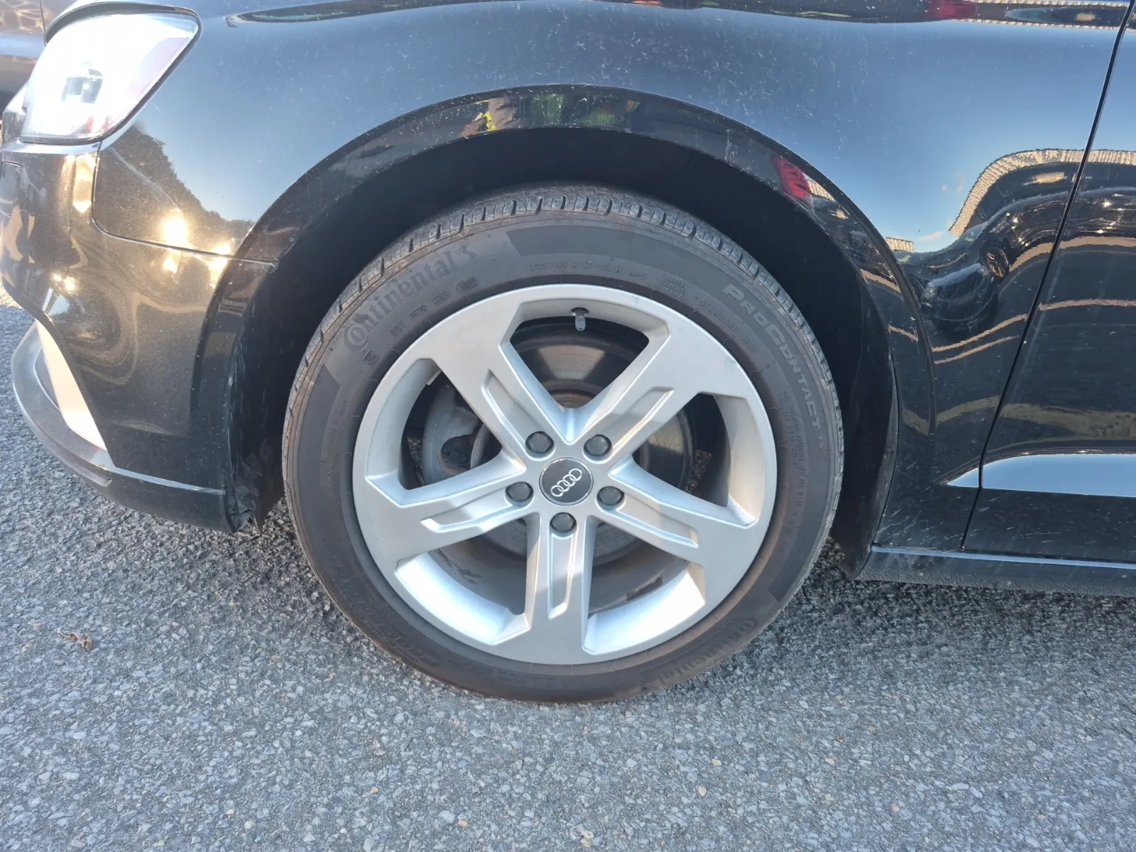 Front driver wheel/tire photo