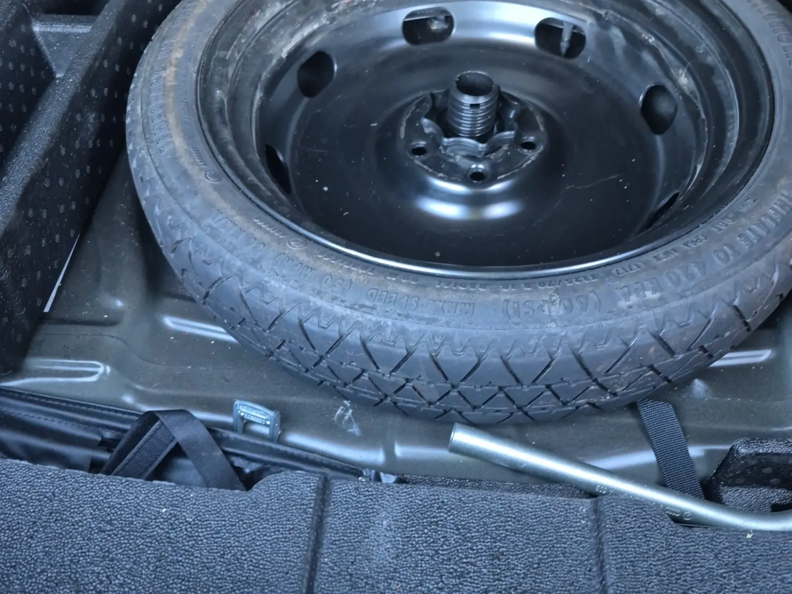 Spare Tire & Wheel Photo