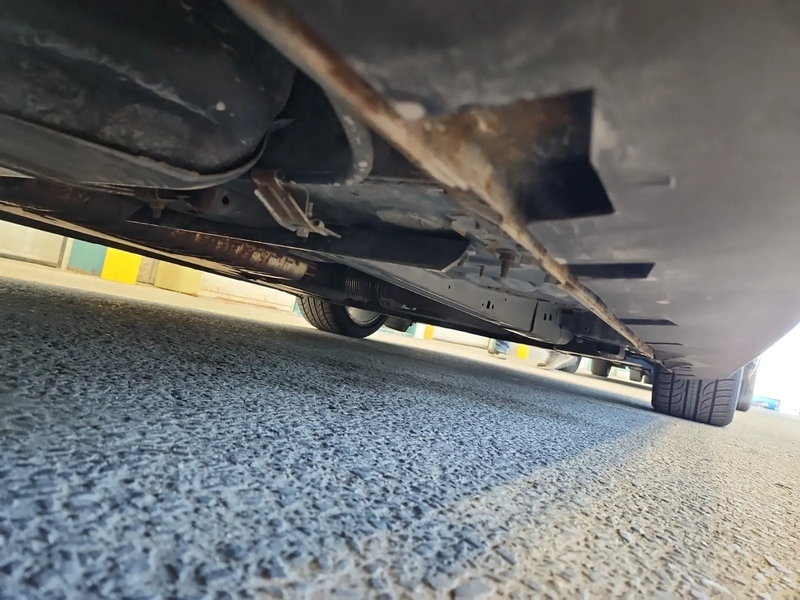 Undercarriage - Passenger Photo