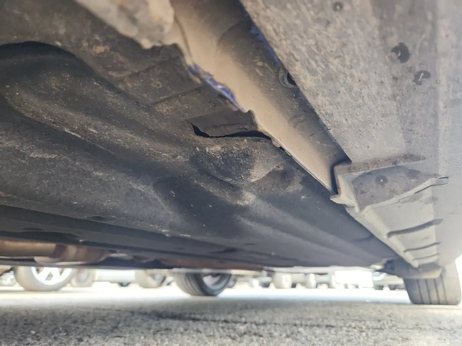 Undercarriage - Driver Photo