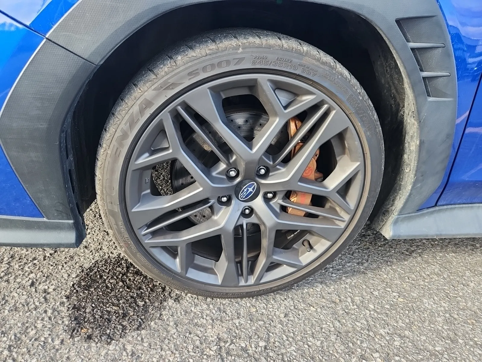 Front driver wheel/tire photo