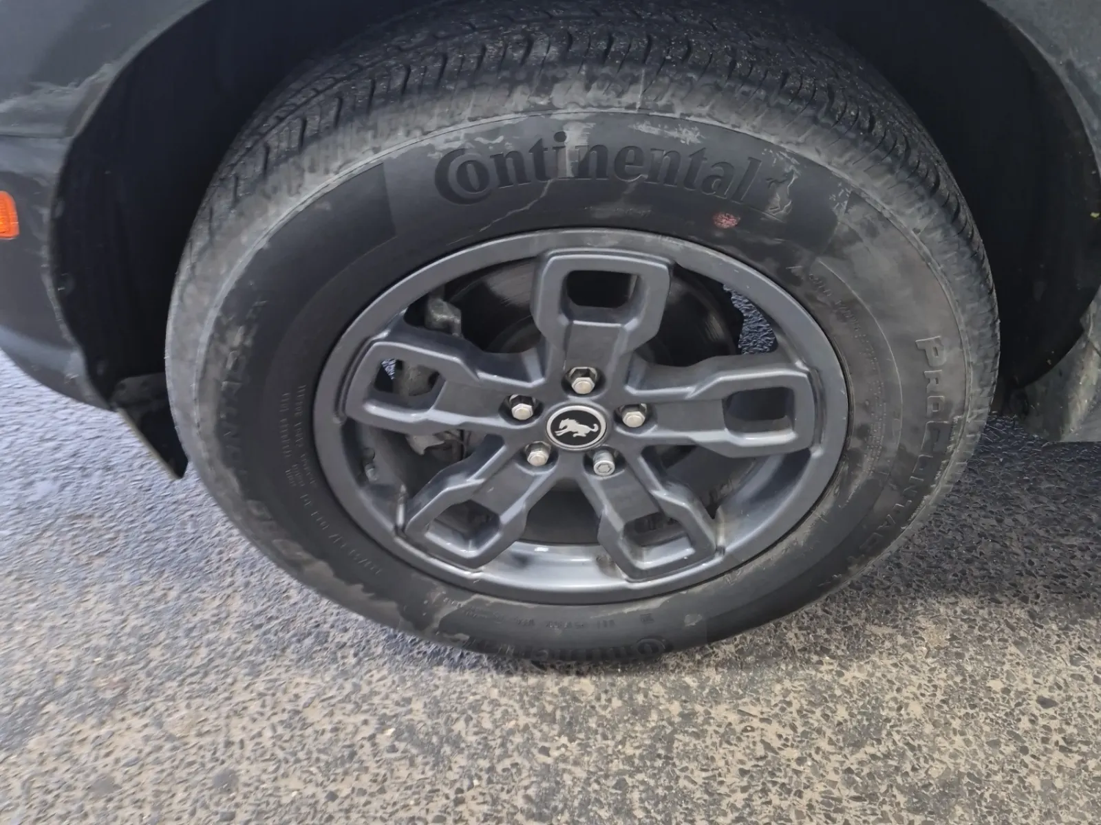Front driver wheel/tire photo