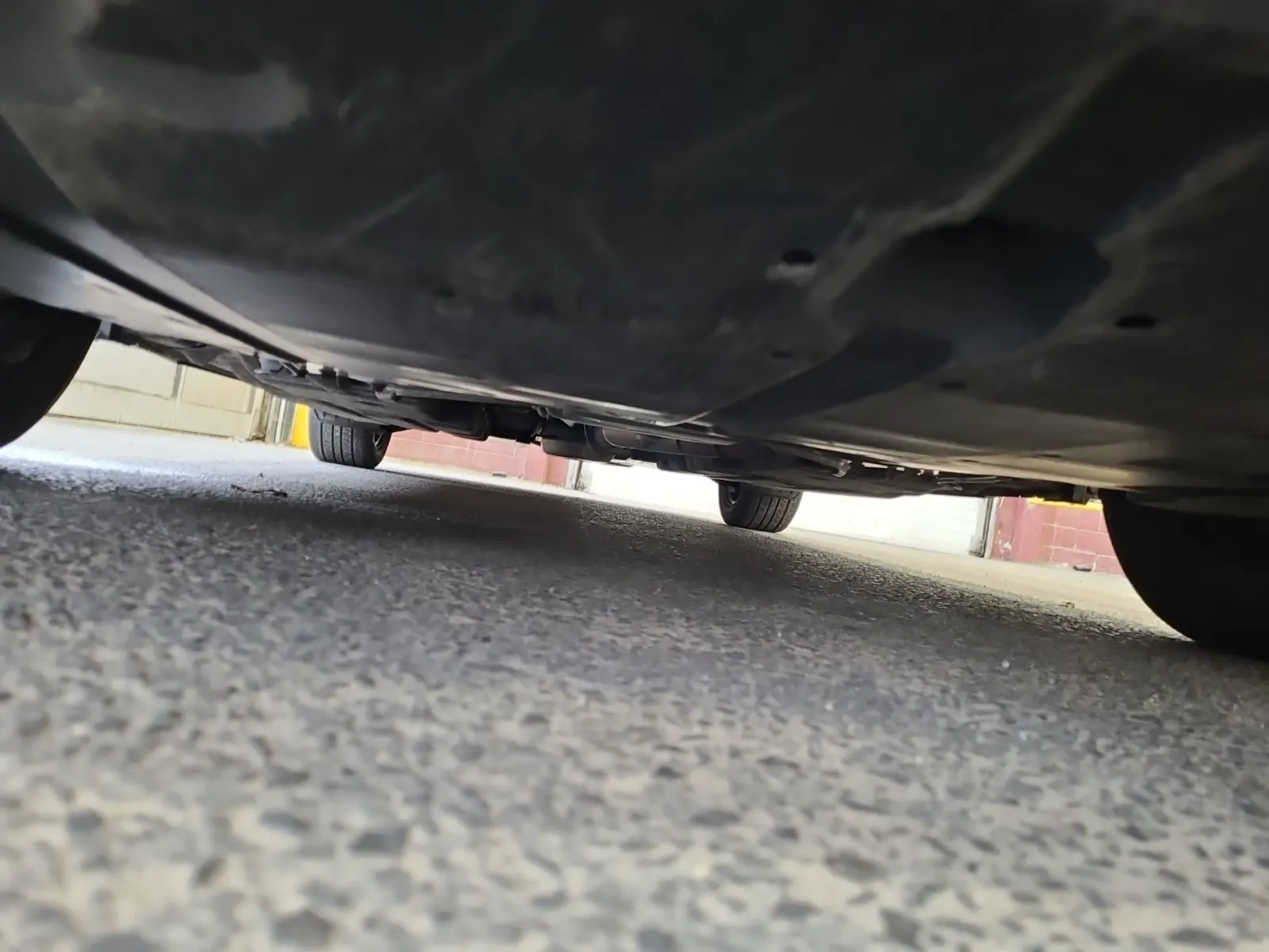 Undercarriage - Front Photo