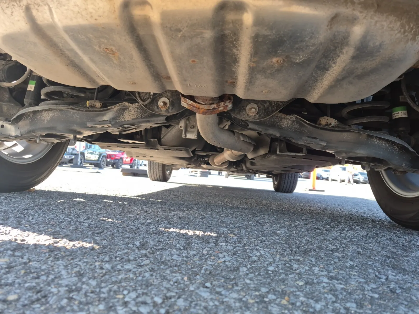 Undercarriage - Rear Photo