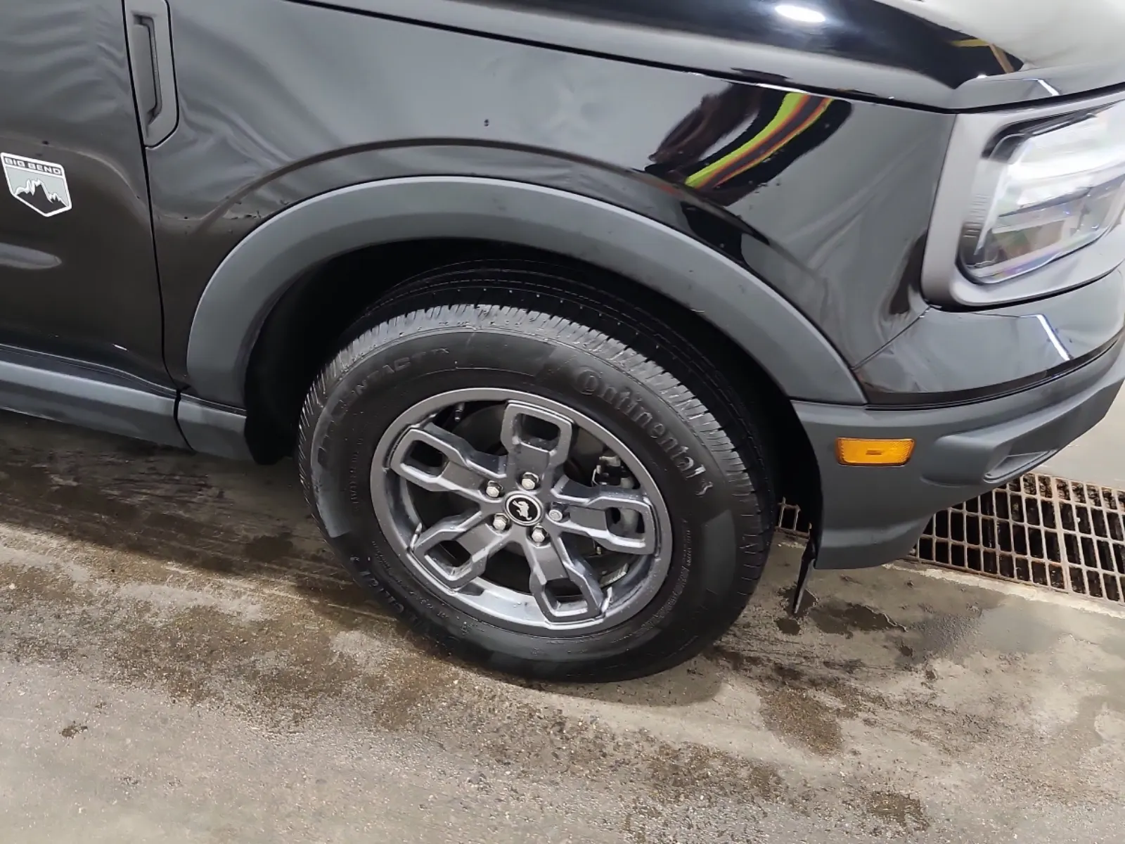 Right Front Wheel/Tire Photo