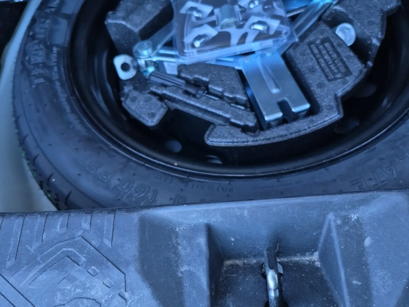 Spare Tire & Wheel Photo