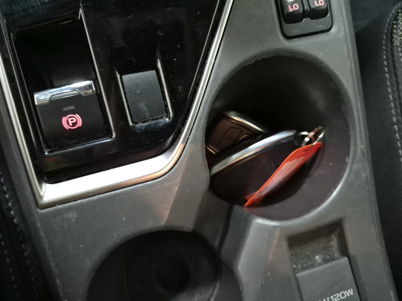 Keys/Fobs/Manual Photo