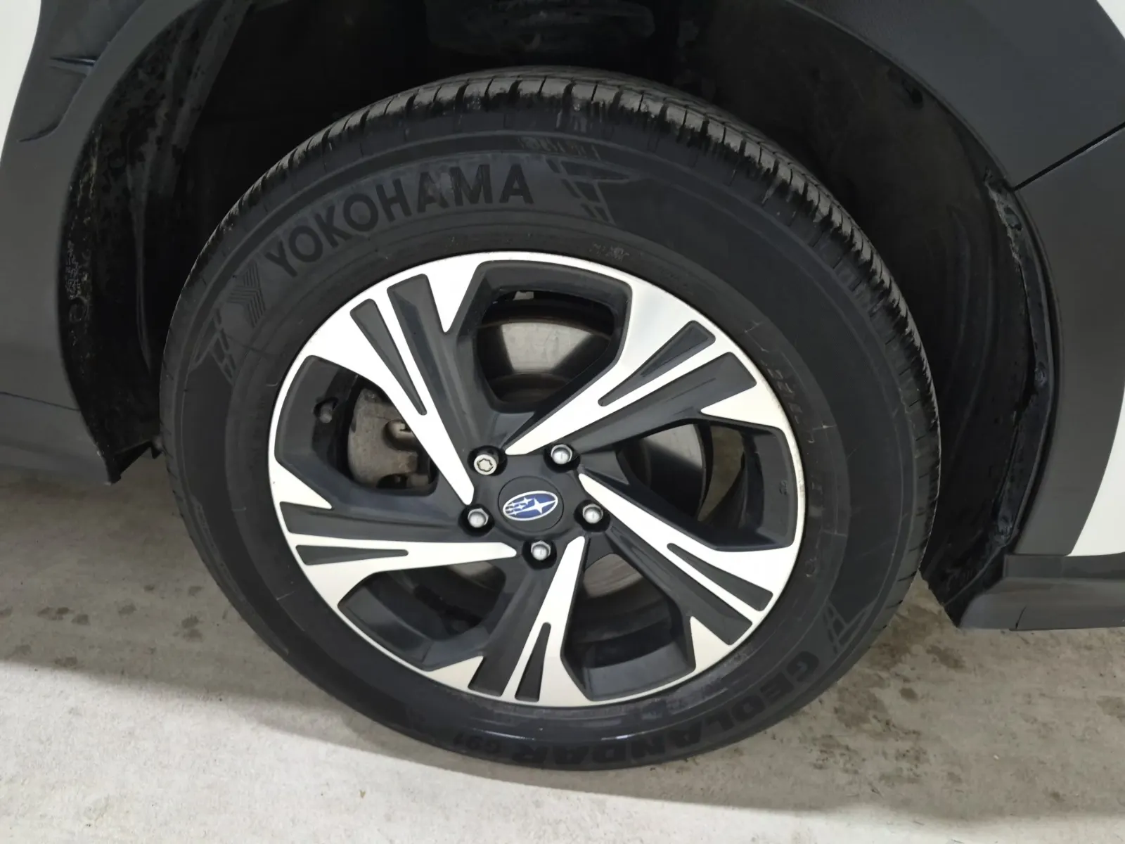 Right Front Wheel/Tire Photo