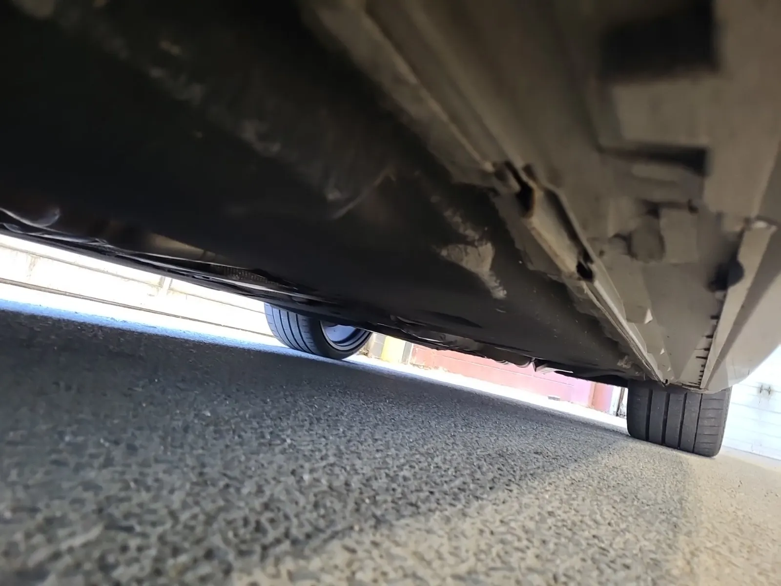 Undercarriage - Driver Photo
