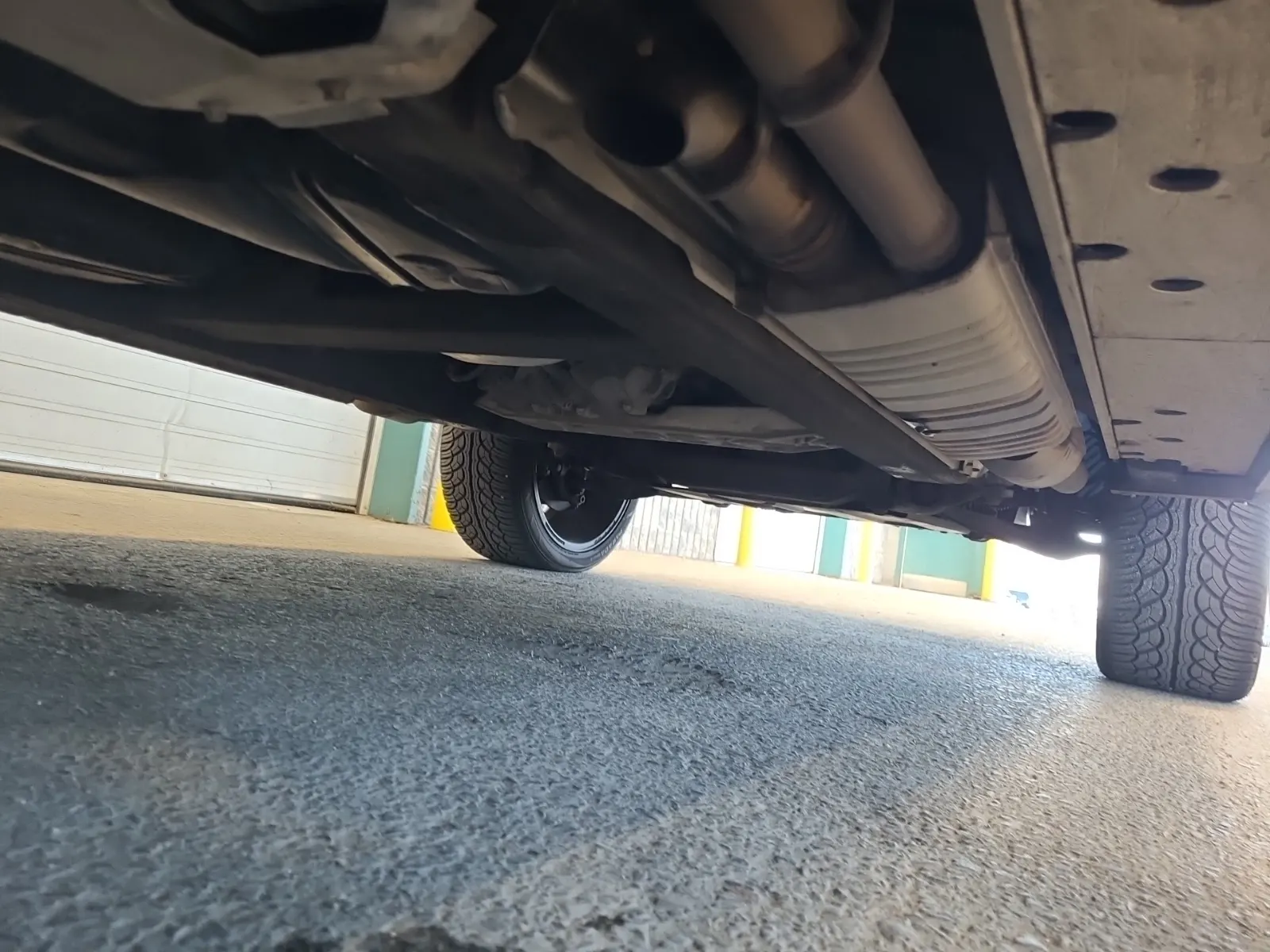 Undercarriage - Passenger Photo