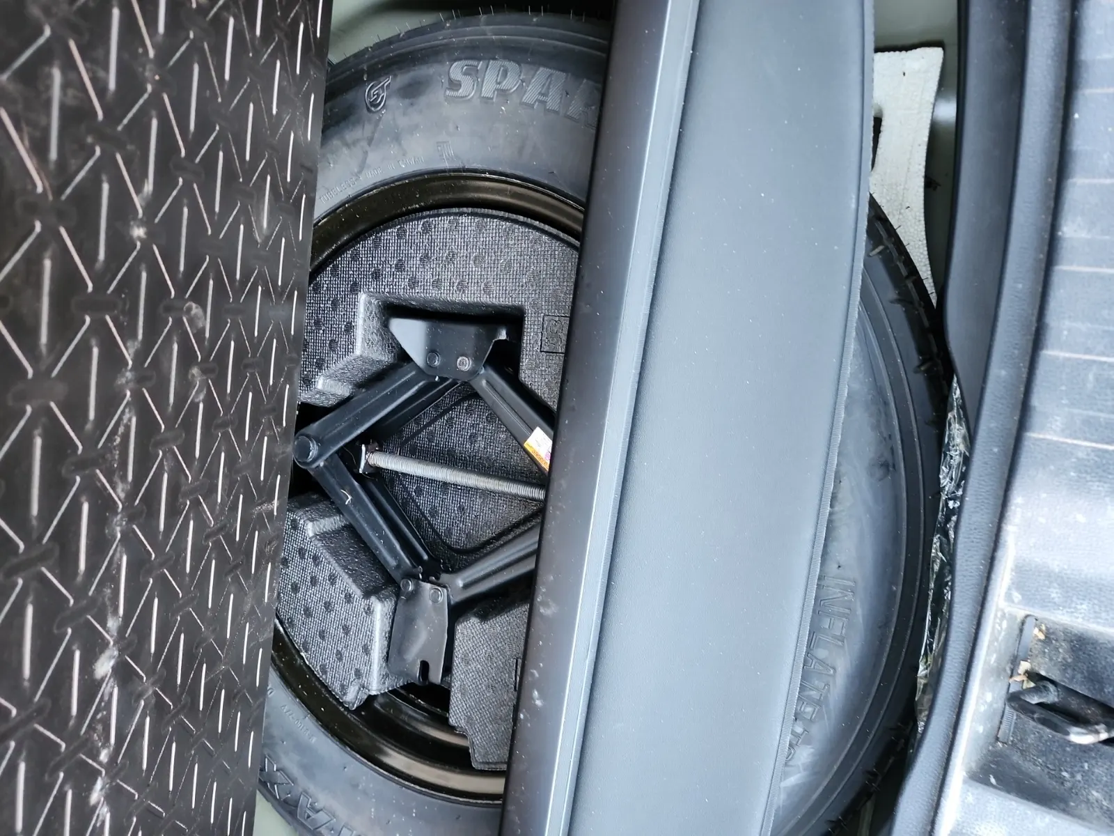 Spare Tire & Wheel Photo