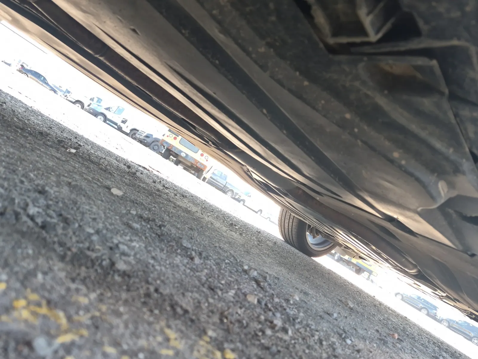 Undercarriage - Passenger Photo