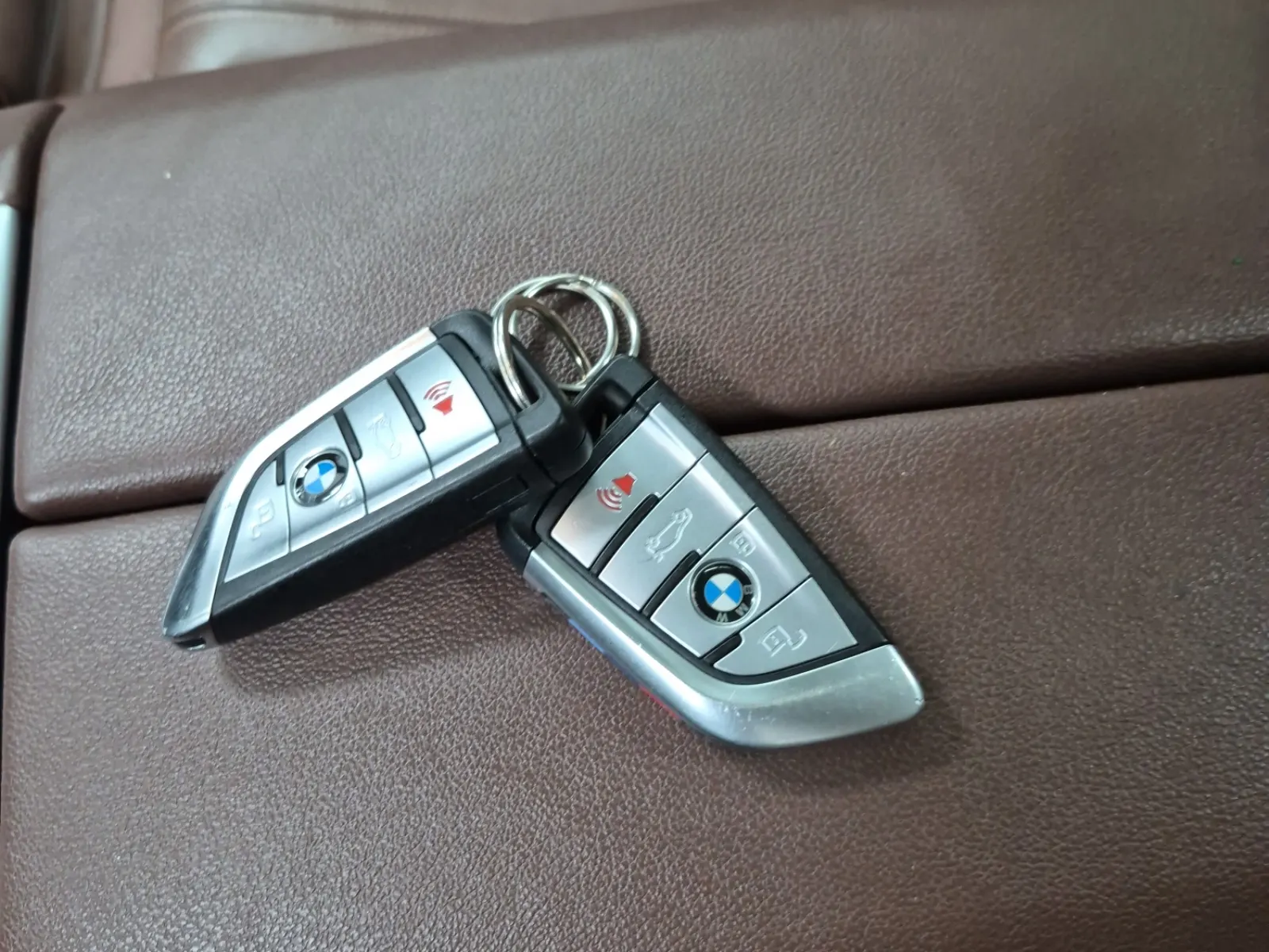 Keys/Fobs/Manual Photo