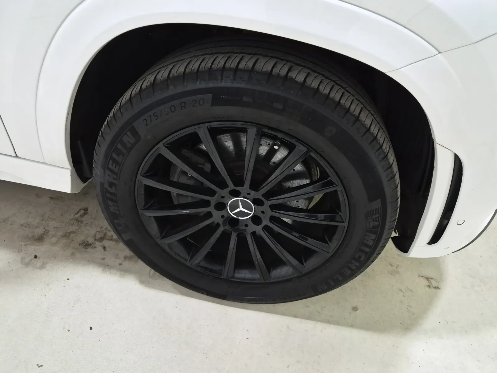 Right Front Wheel/Tire Photo