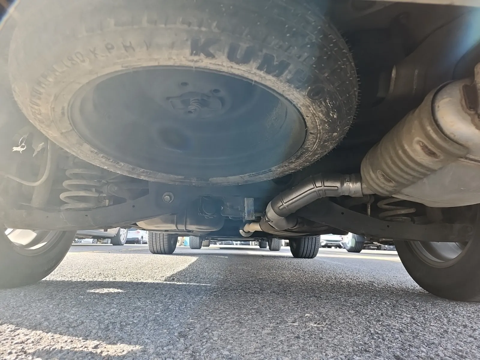 Undercarriage - Rear Photo