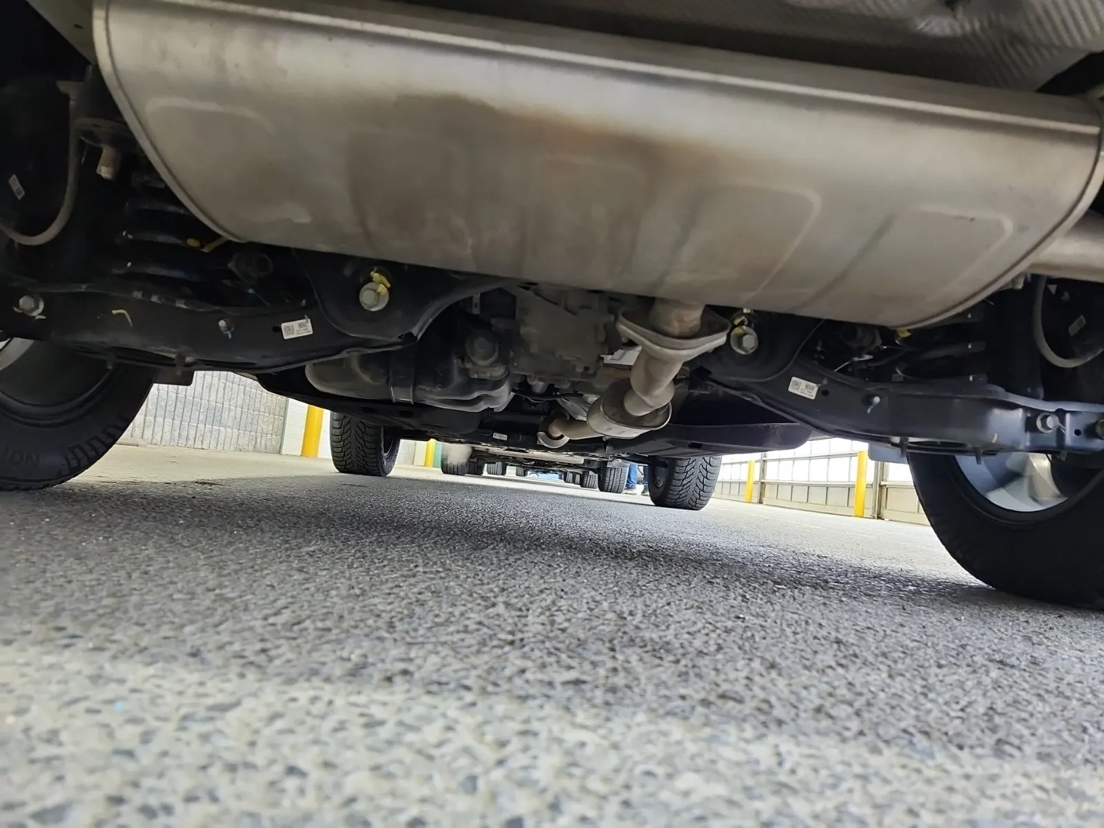 Undercarriage - Rear Photo