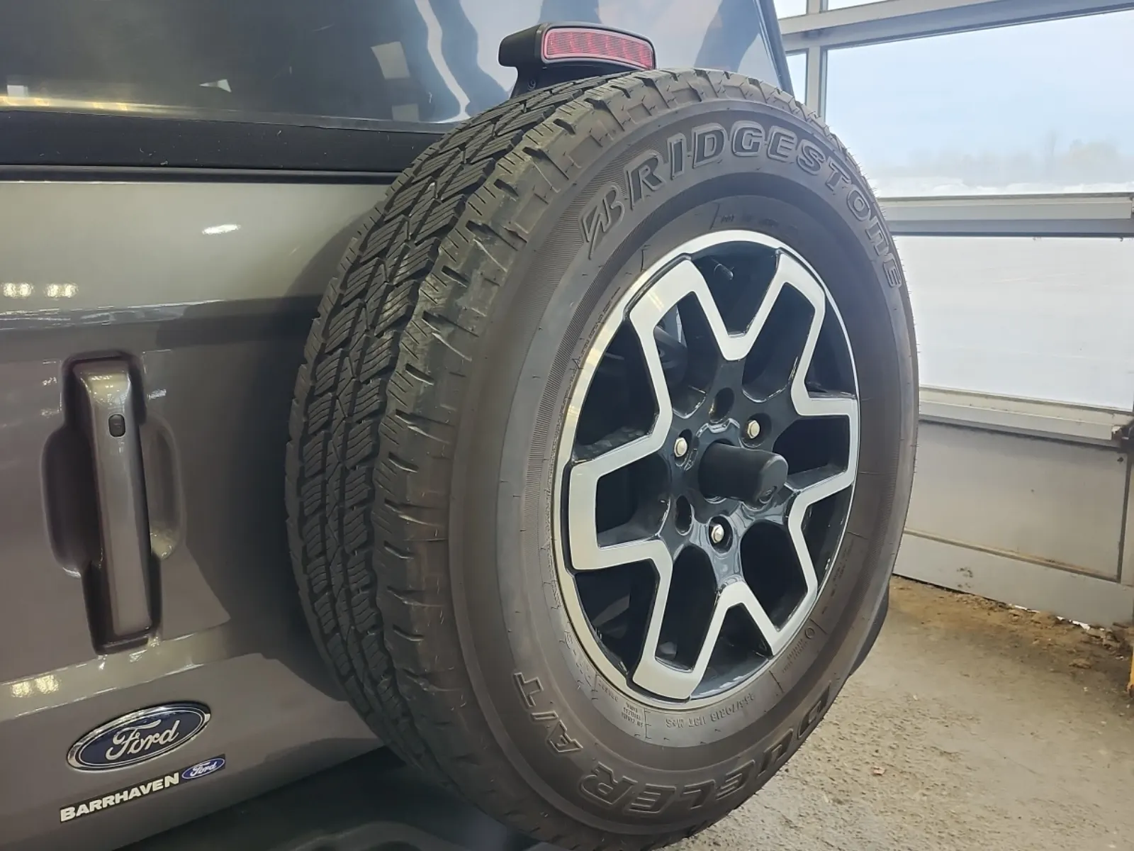 Spare Tire & Wheel Photo