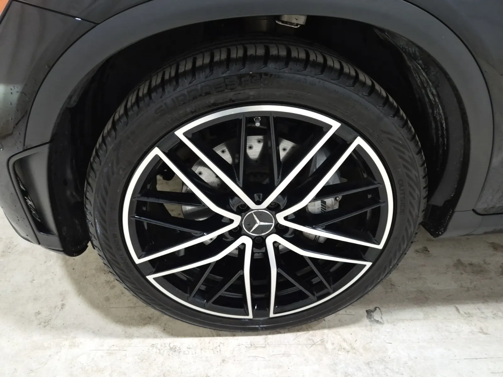 Front driver wheel/tire photo