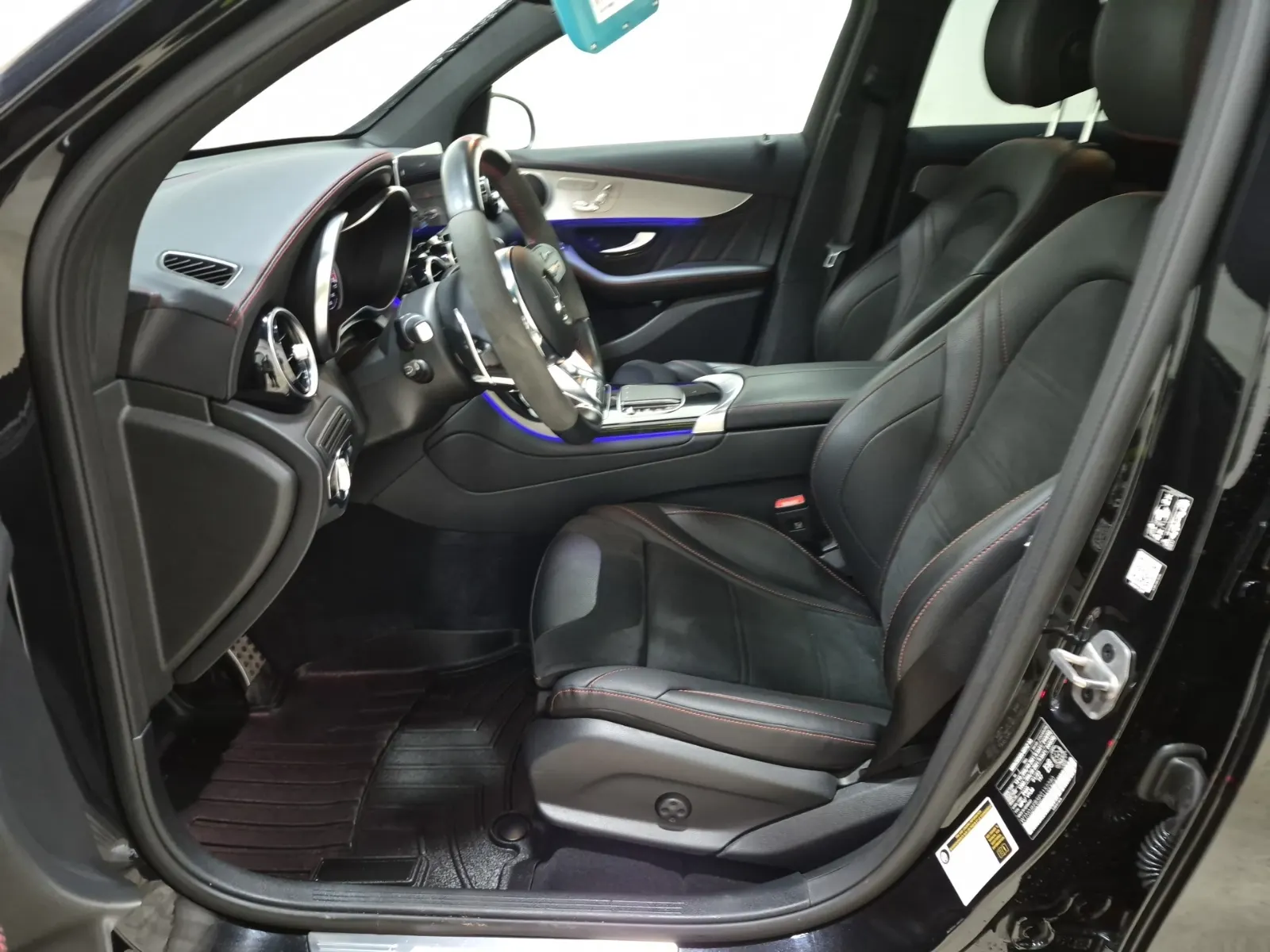 Front Interior Photo