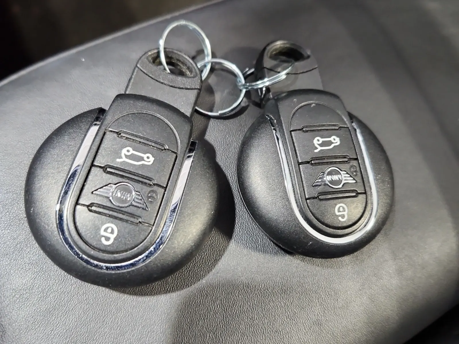Keys/Fobs/Manual Photo
