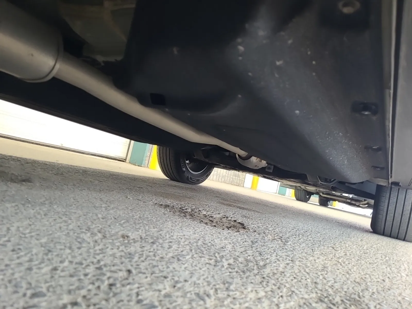 Undercarriage - Passenger Photo