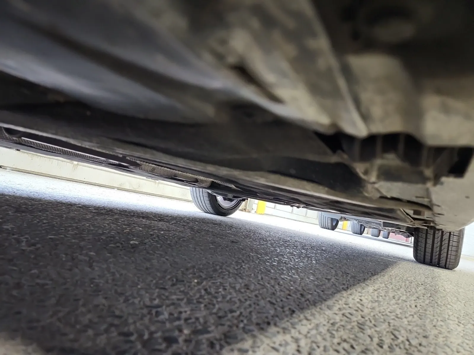 Undercarriage - Driver Photo