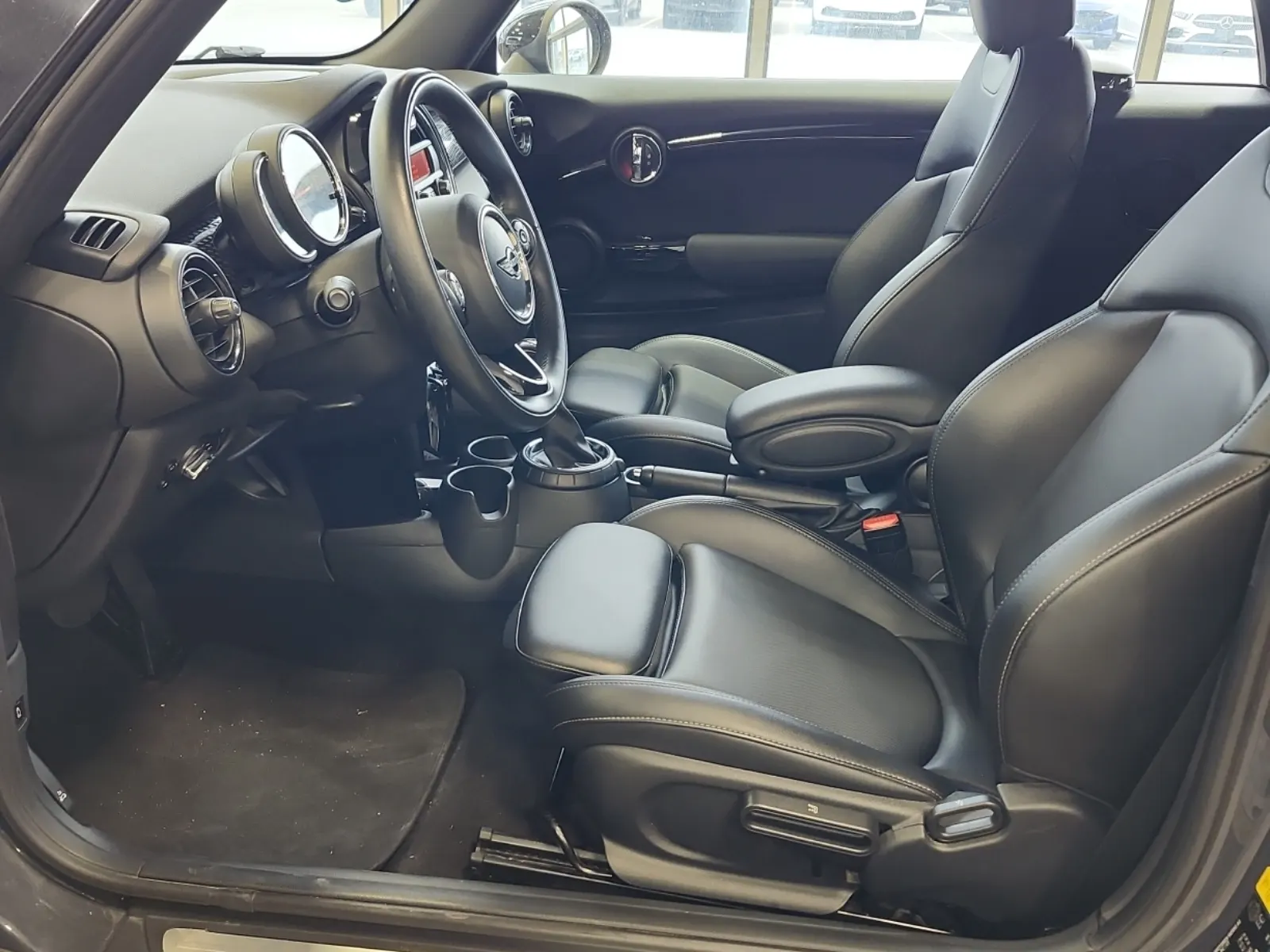 Front Interior Photo