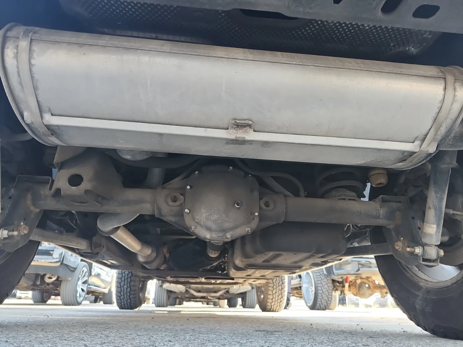 Undercarriage - Rear Photo