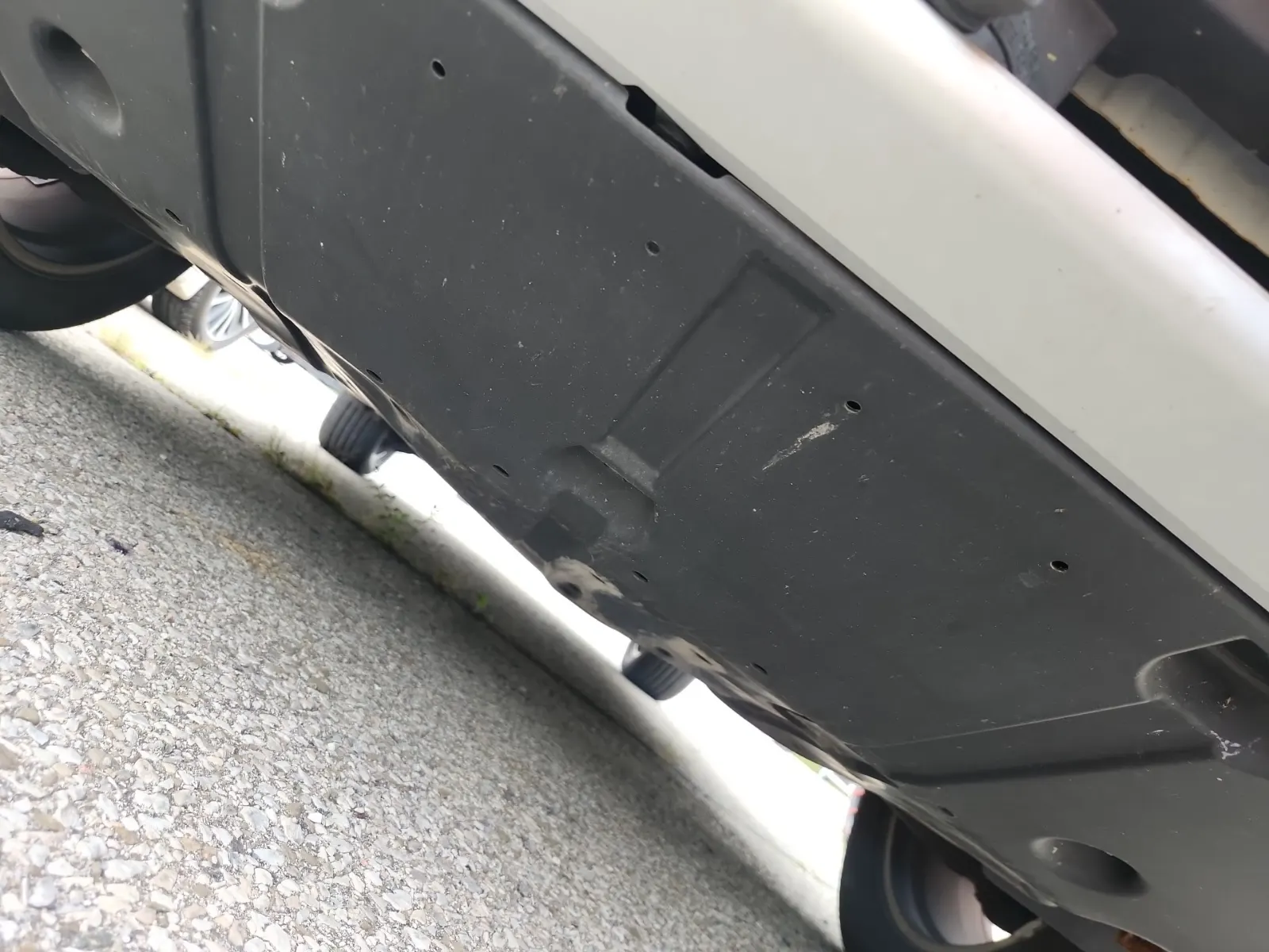 Undercarriage - Front Photo