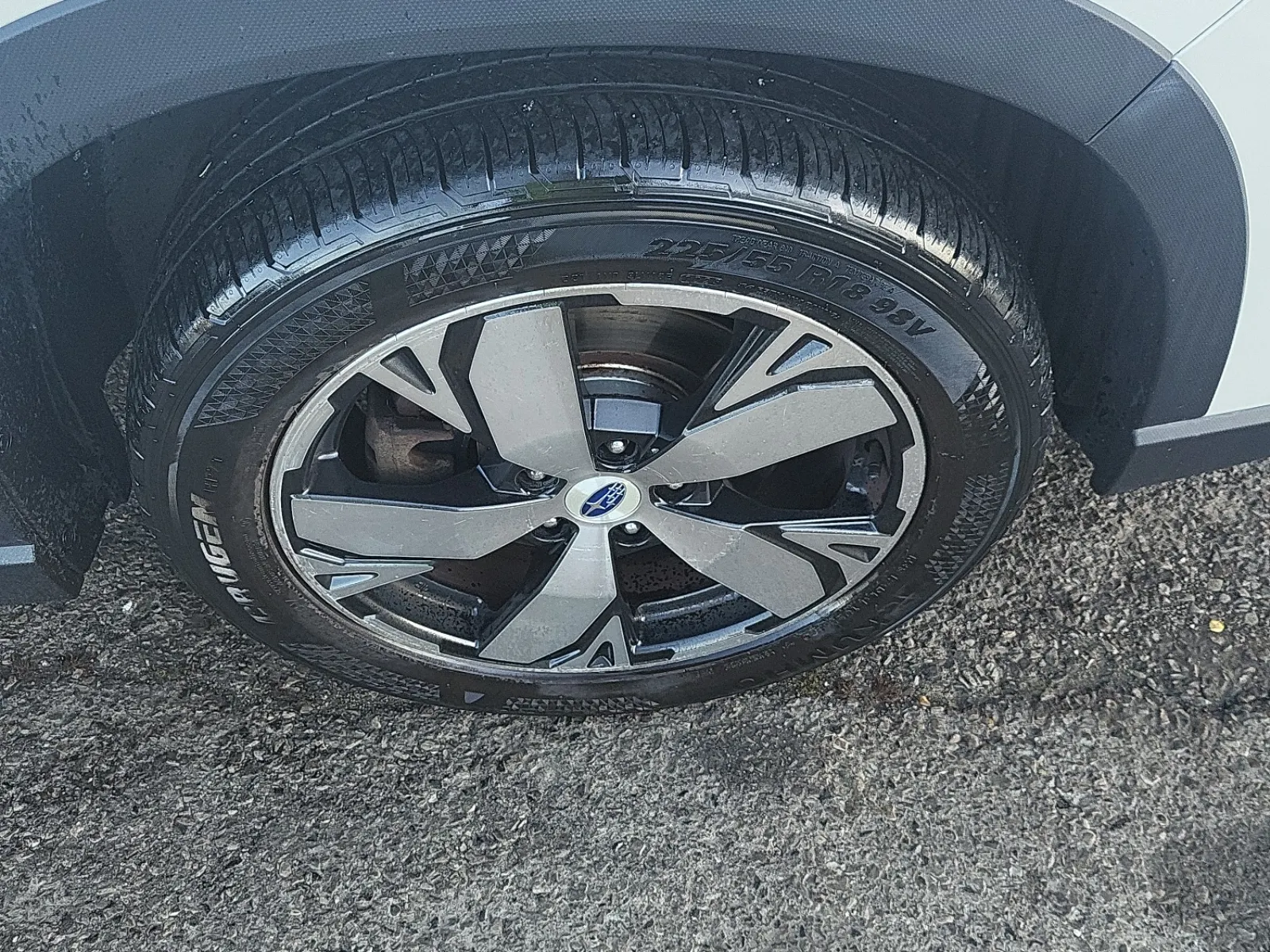 Right Front Wheel/Tire Photo